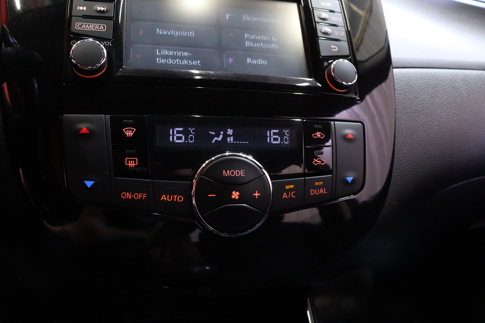 NISSAN Pulsar 2015