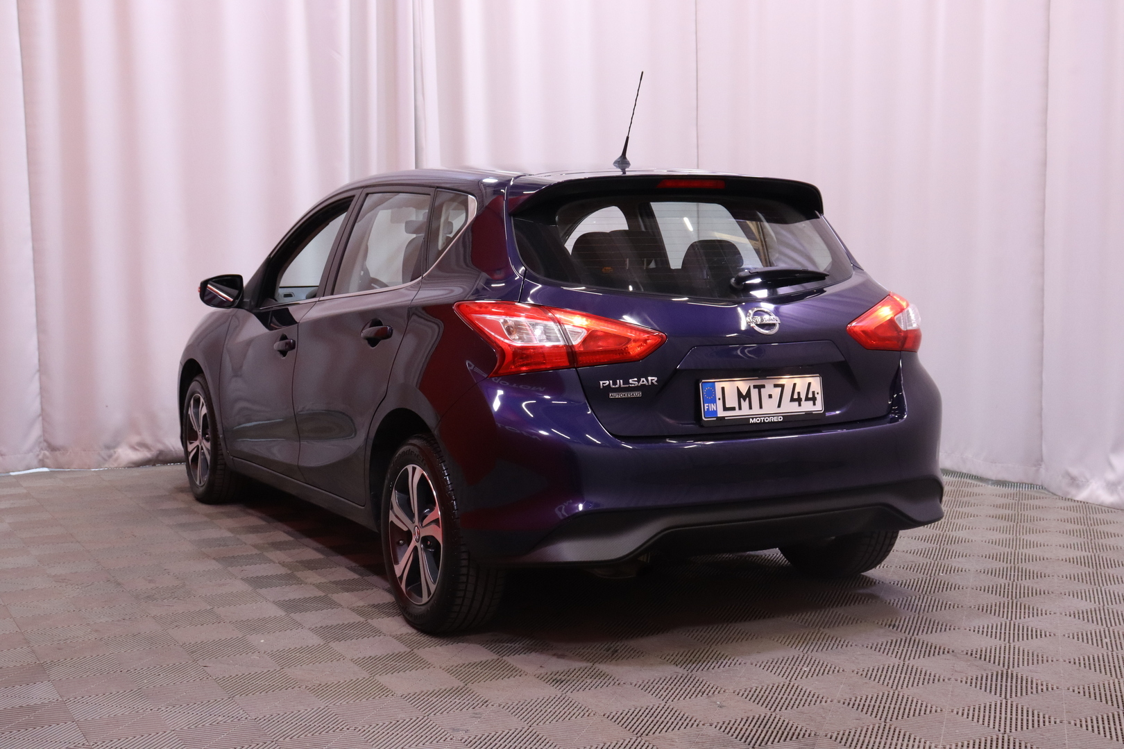 NISSAN Pulsar 2015