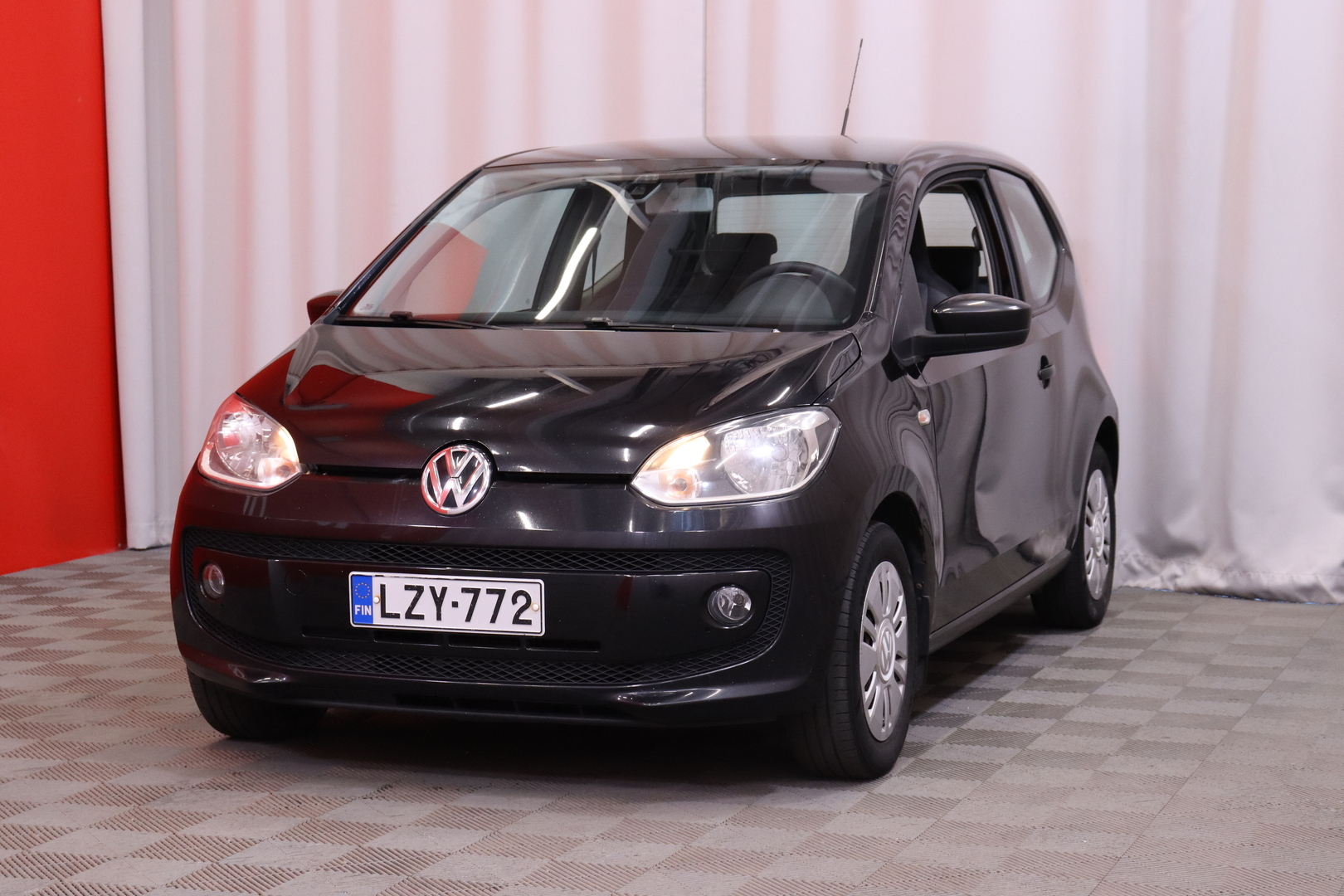 VOLKSWAGEN up! 2012