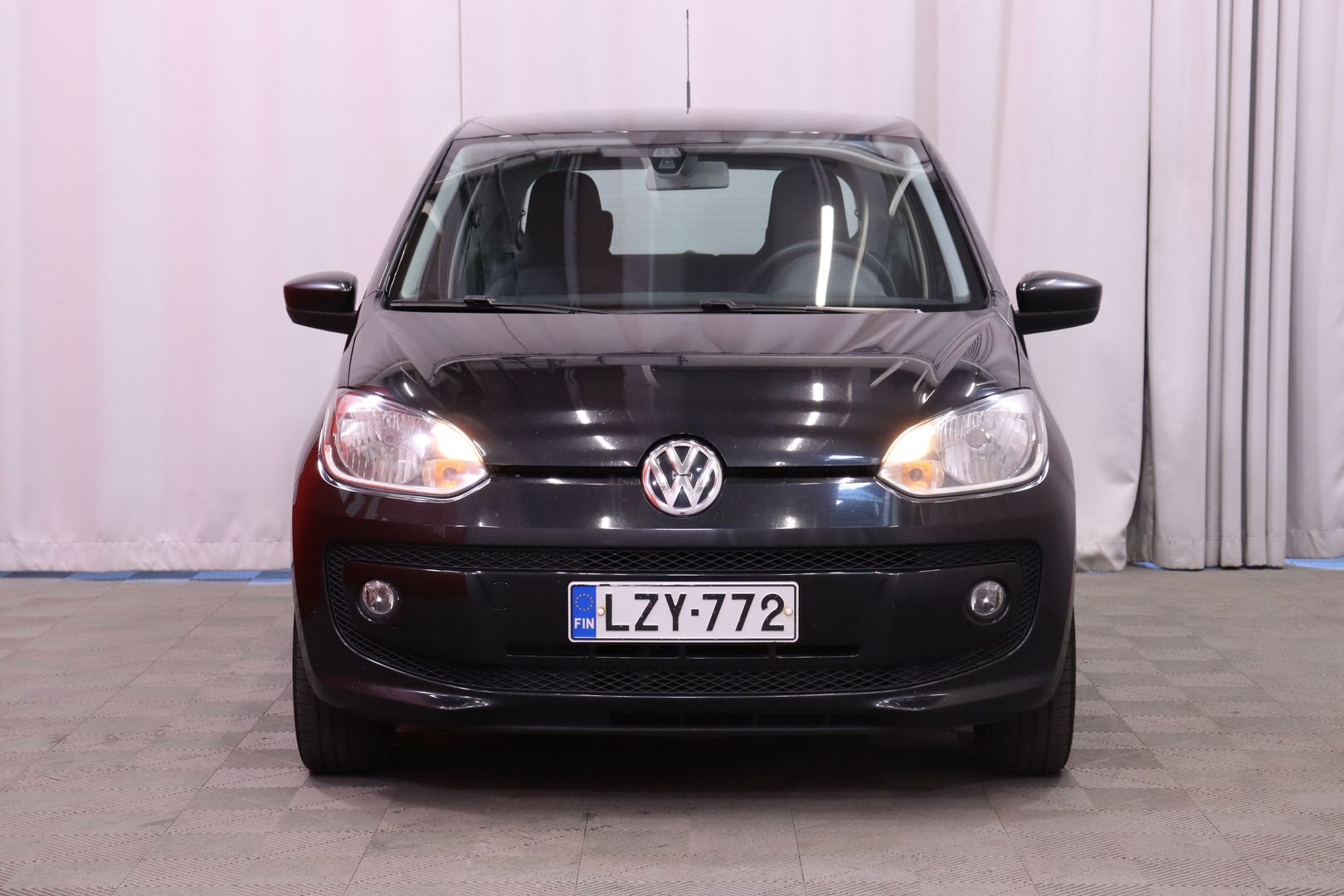 VOLKSWAGEN up! 2012