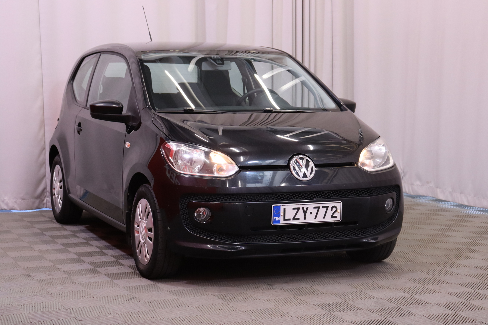 VOLKSWAGEN up! 2012