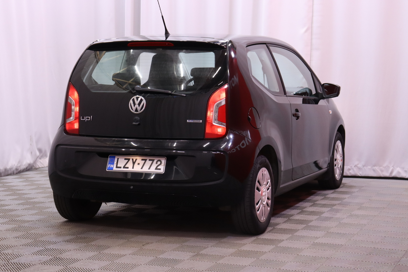 VOLKSWAGEN up! 2012