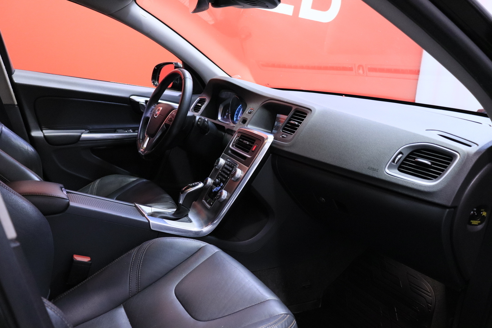 VOLVO V60 Cross Country 2016