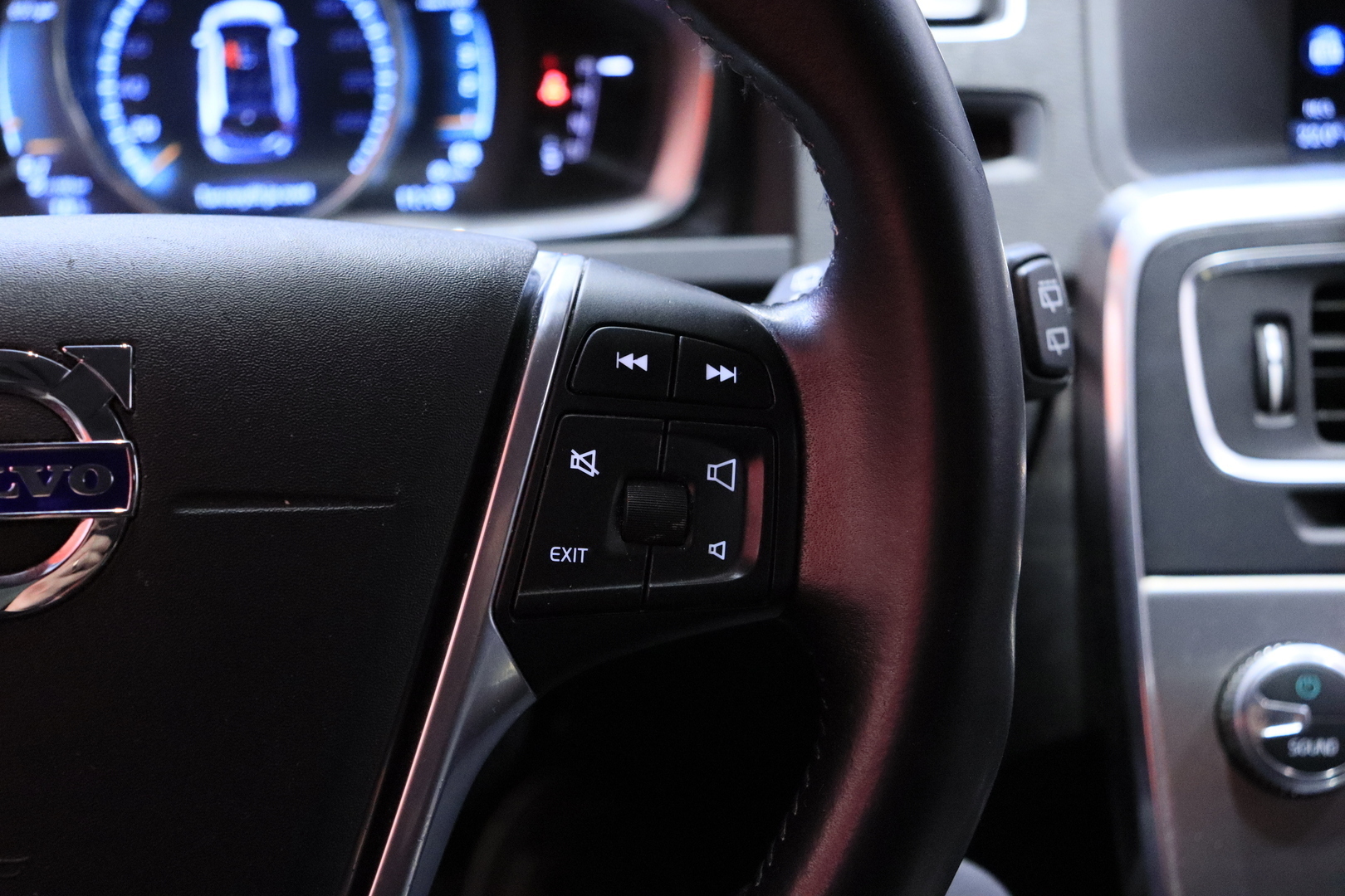 VOLVO V60 Cross Country 2016