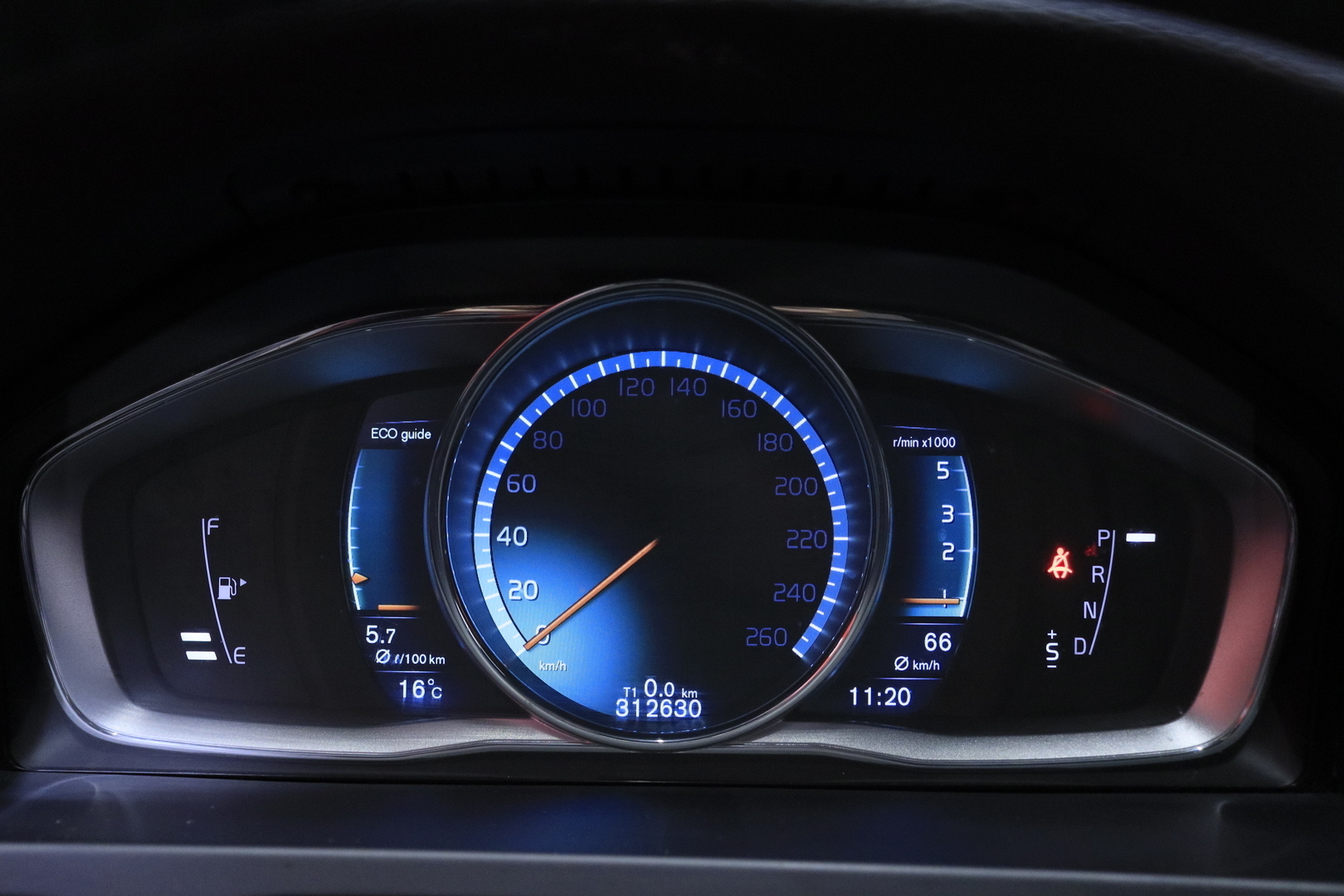 VOLVO V60 Cross Country 2016