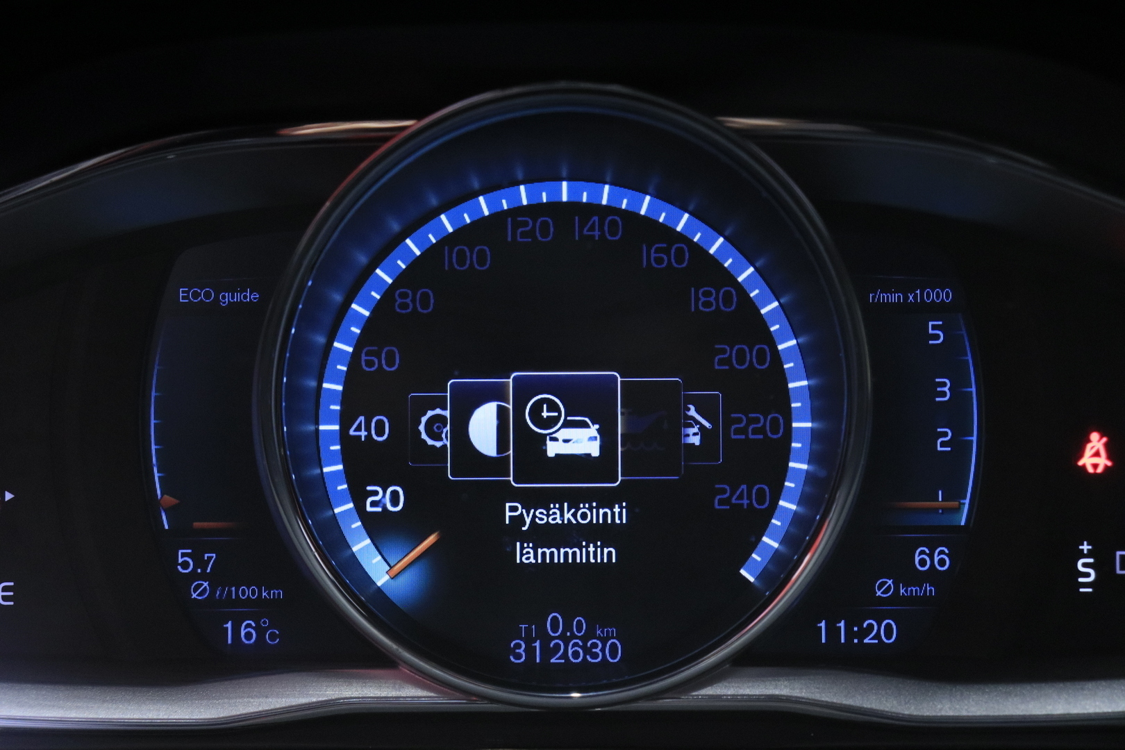 VOLVO V60 Cross Country 2016