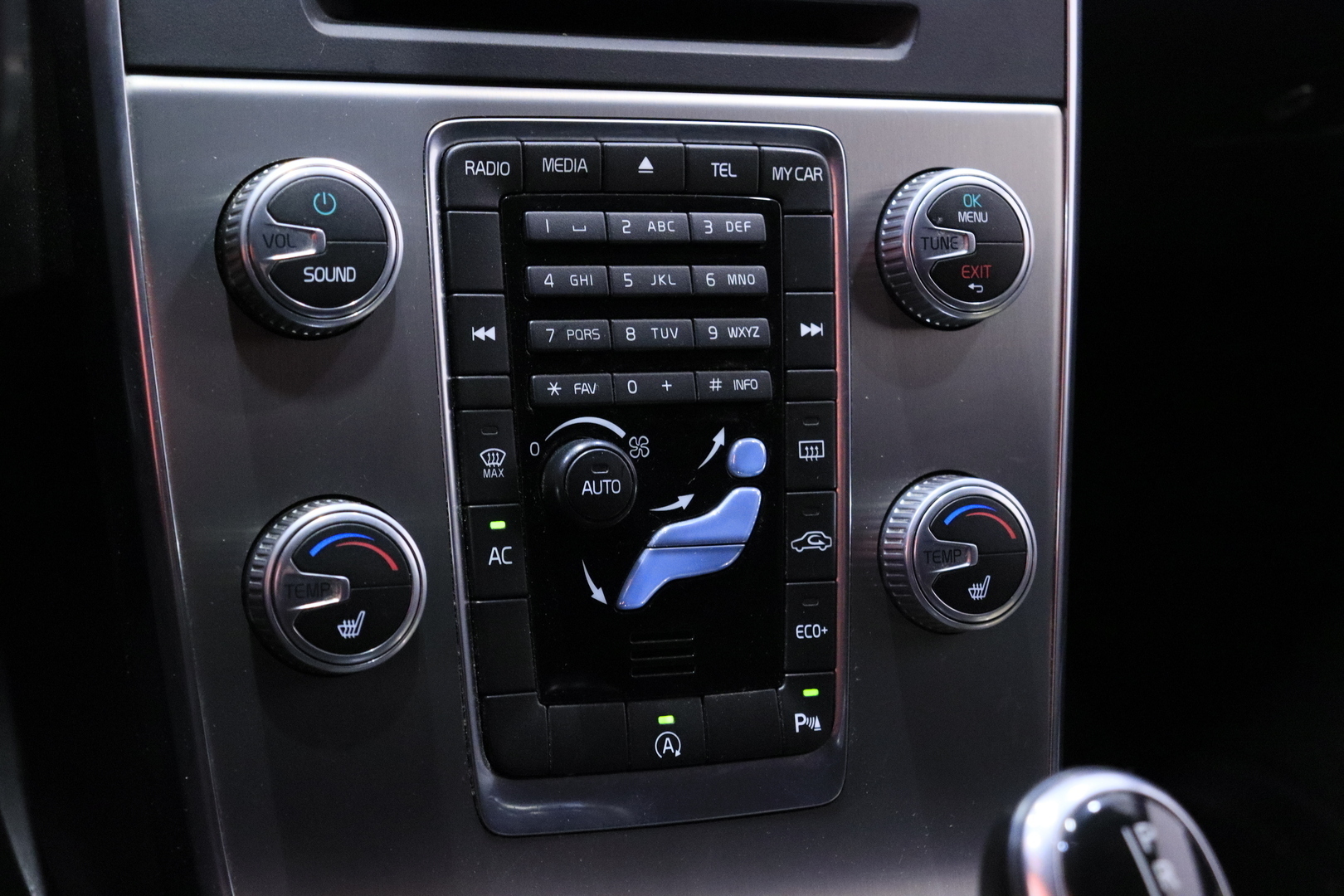 VOLVO V60 Cross Country 2016