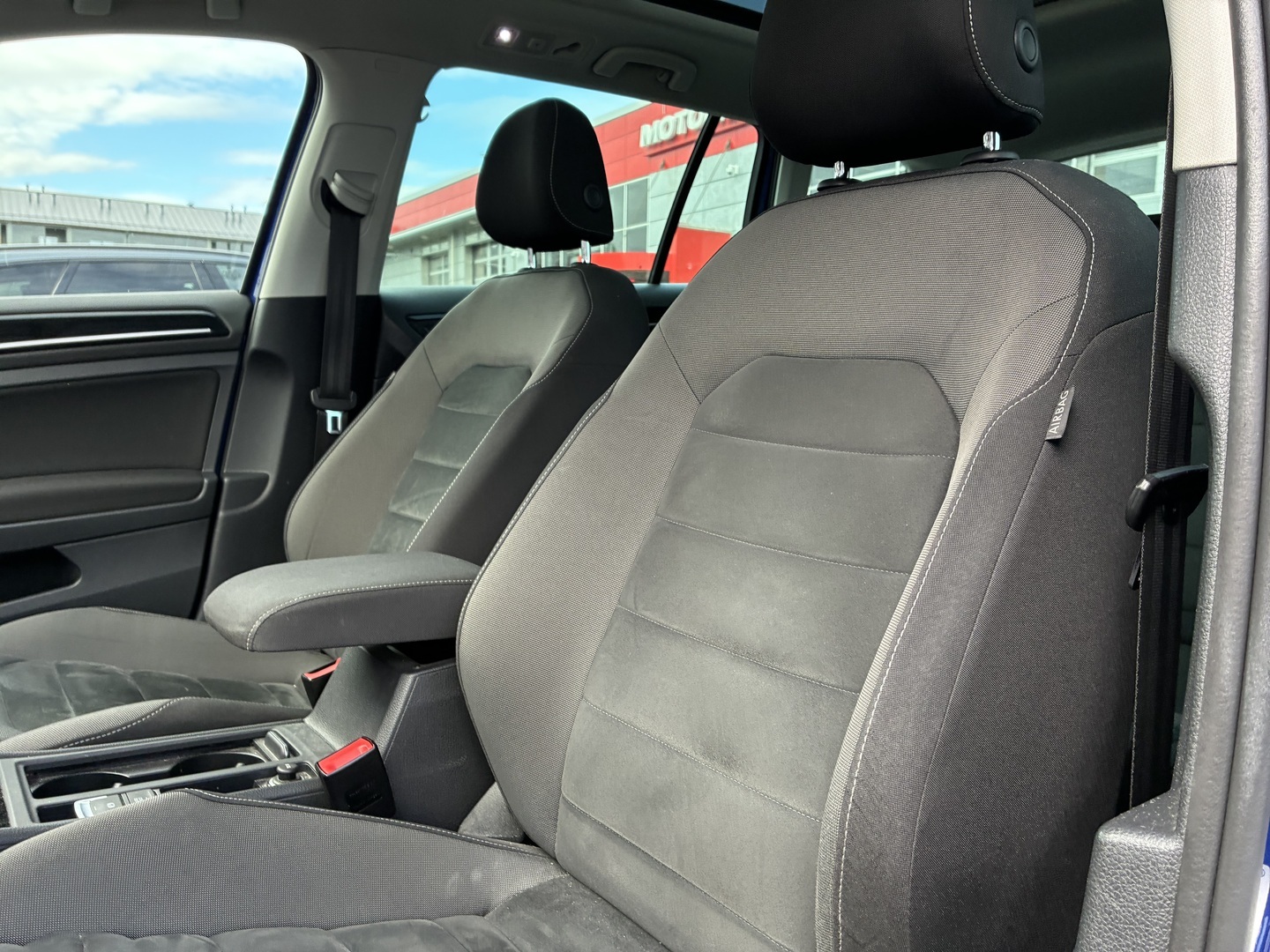 VOLKSWAGEN Golf 2018