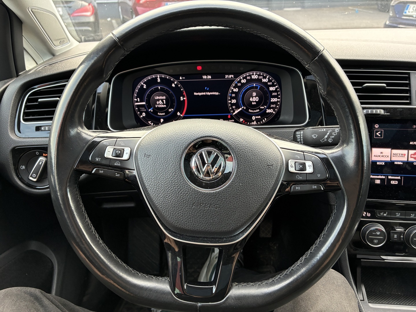 VOLKSWAGEN Golf 2018