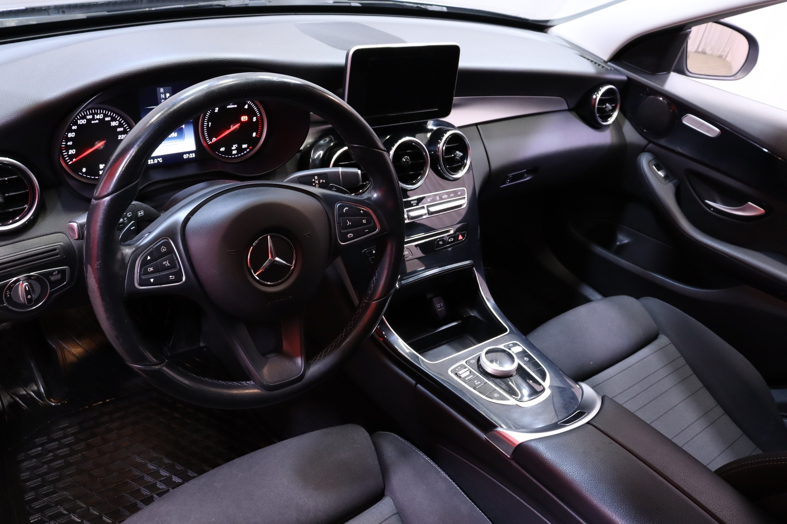 MERCEDES-BENZ C 2018