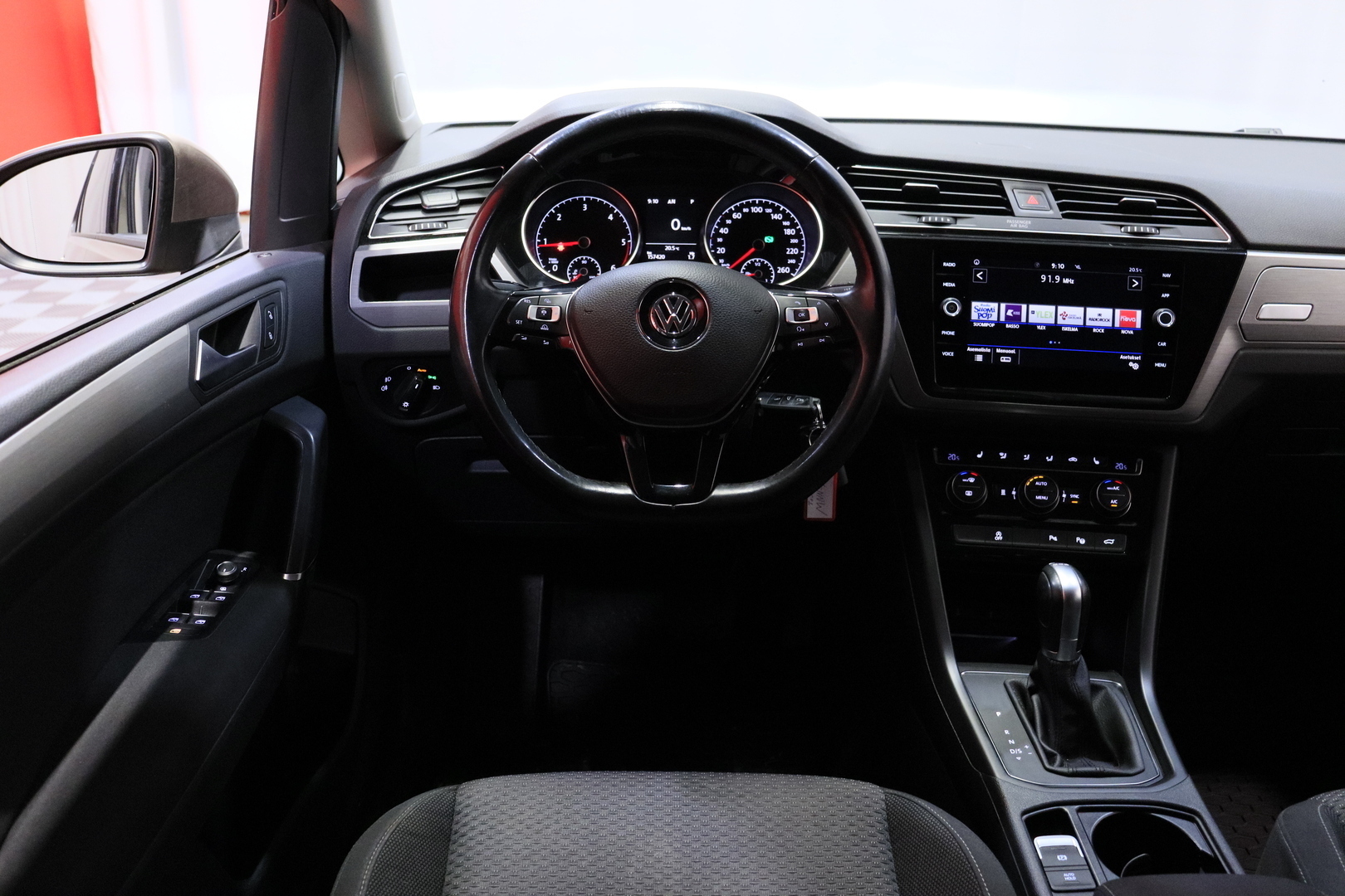 VOLKSWAGEN Touran 2018