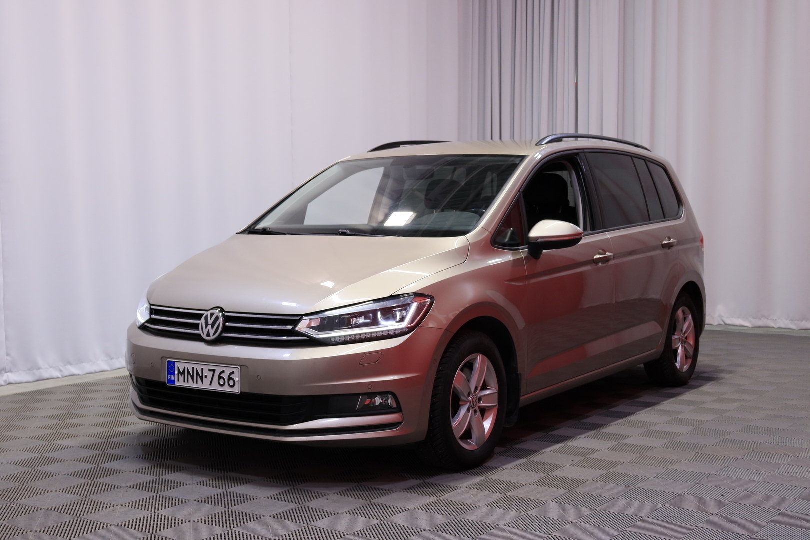 VOLKSWAGEN Touran 2018