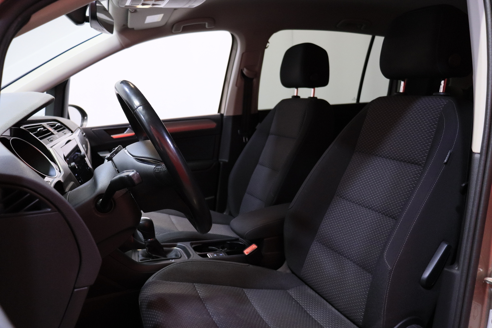 VOLKSWAGEN Touran 2018