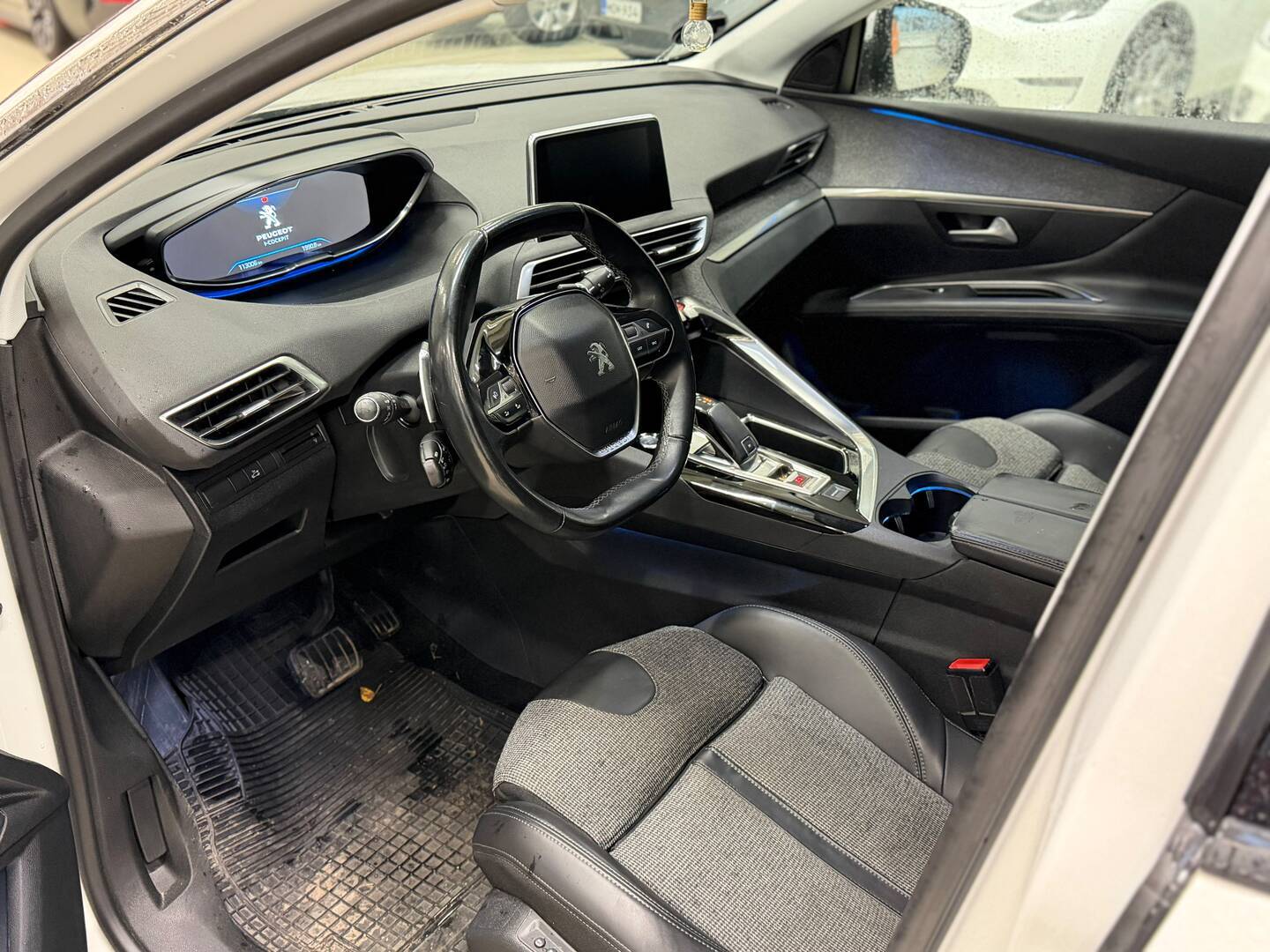 PEUGEOT 3008 2018