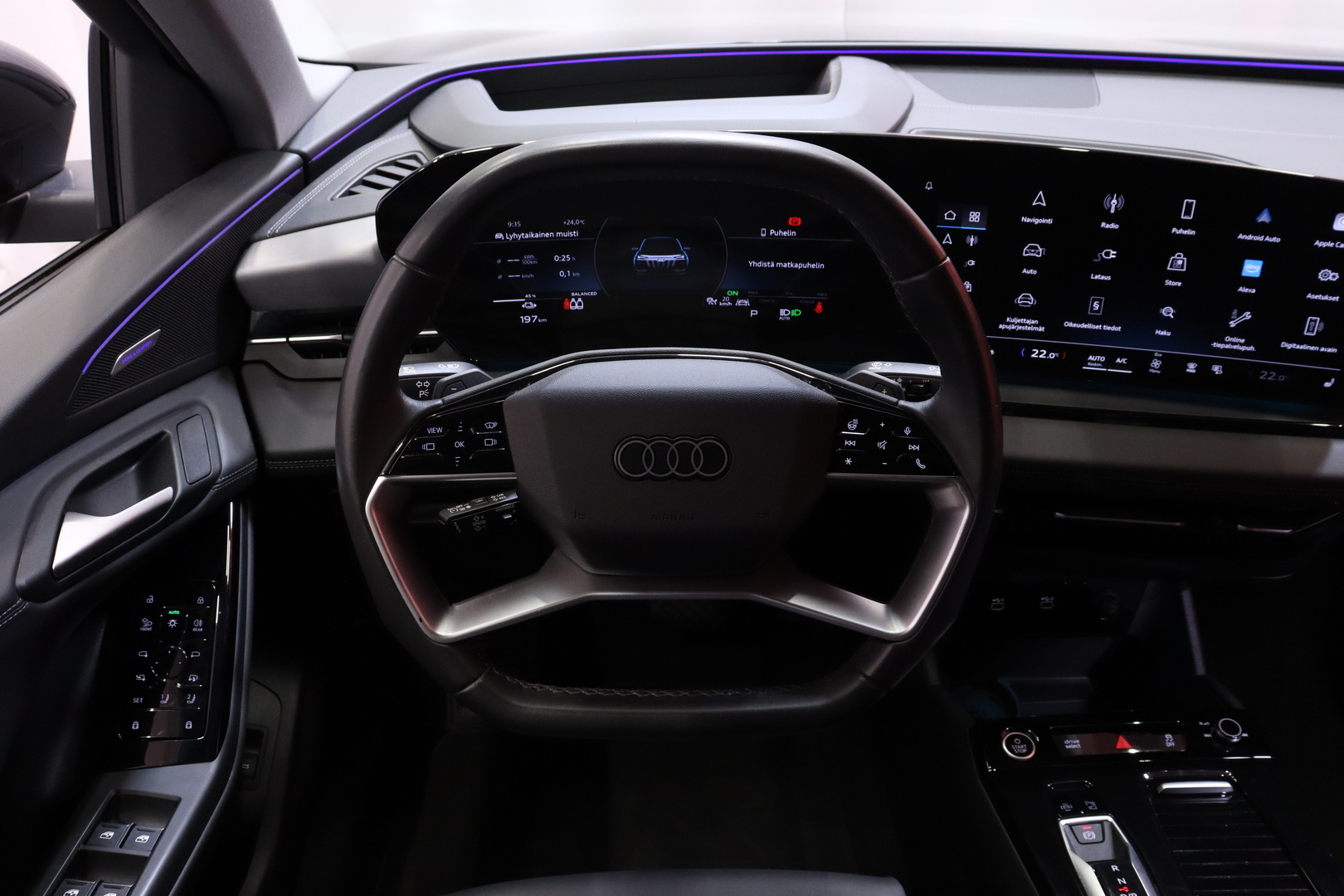AUDI Q6 e-tron 2025