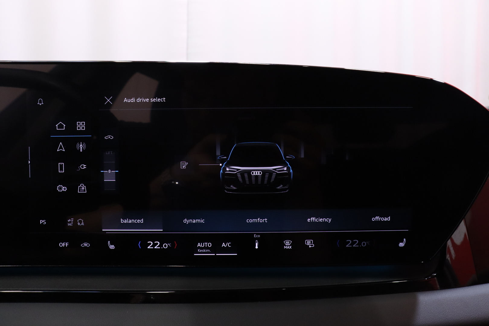 AUDI Q6 e-tron 2025