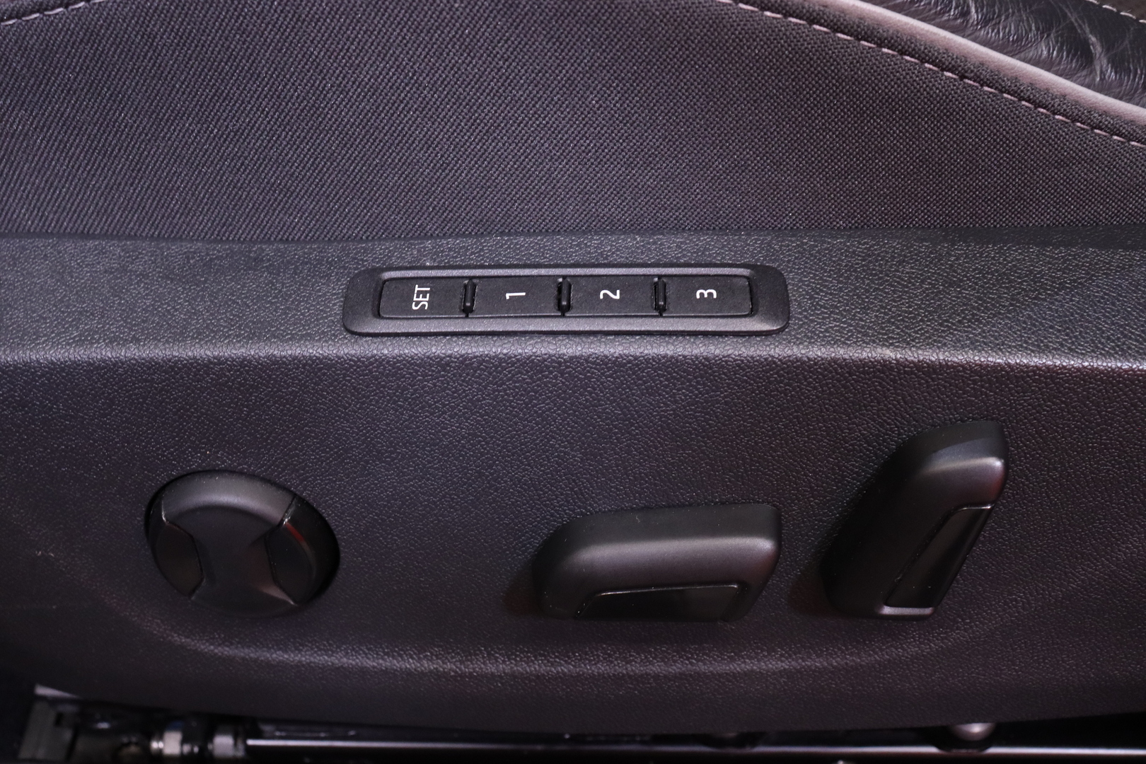 SKODA Enyaq 2023
