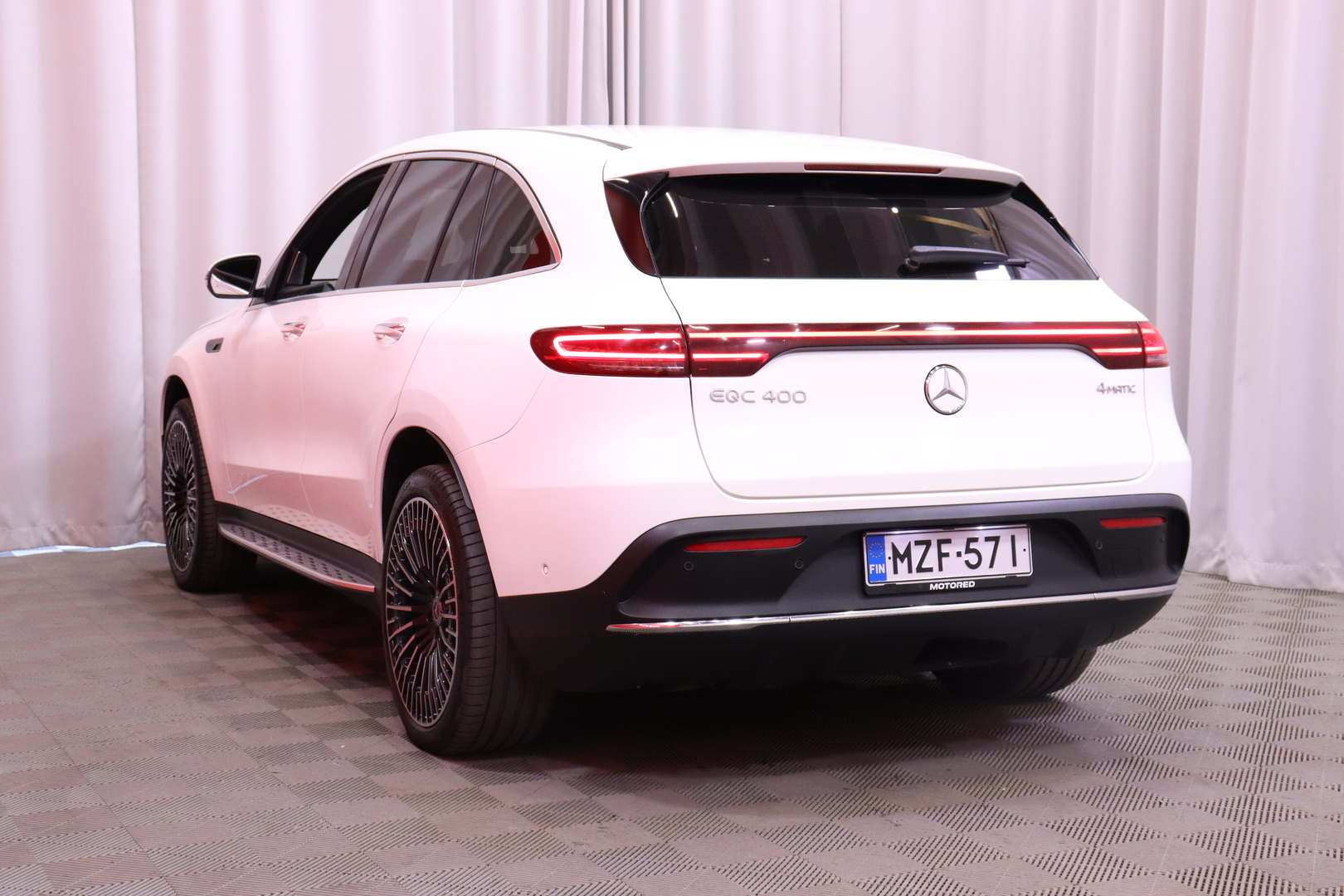 MERCEDES-BENZ EQC 2022