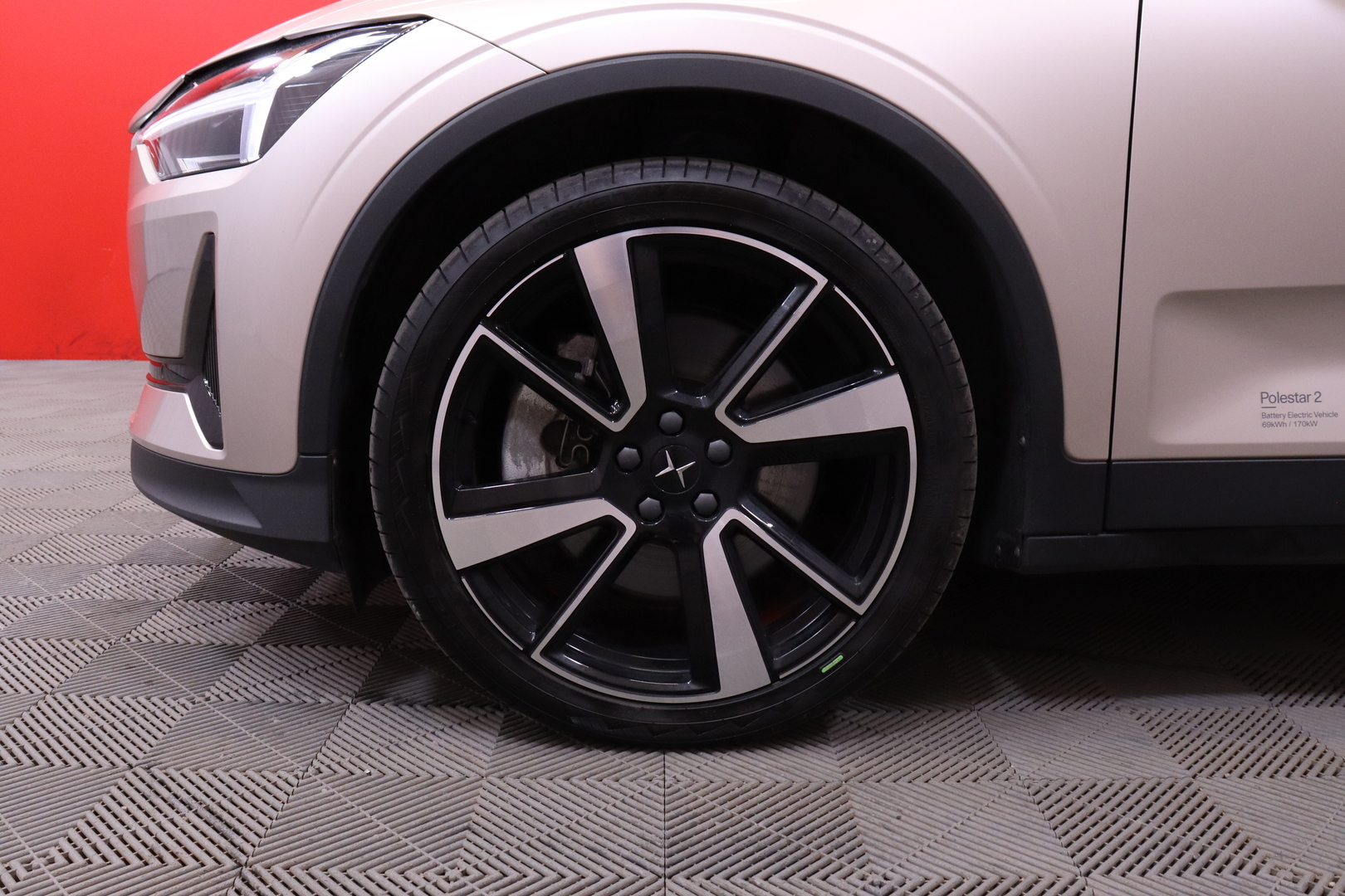 POLESTAR 2 2023