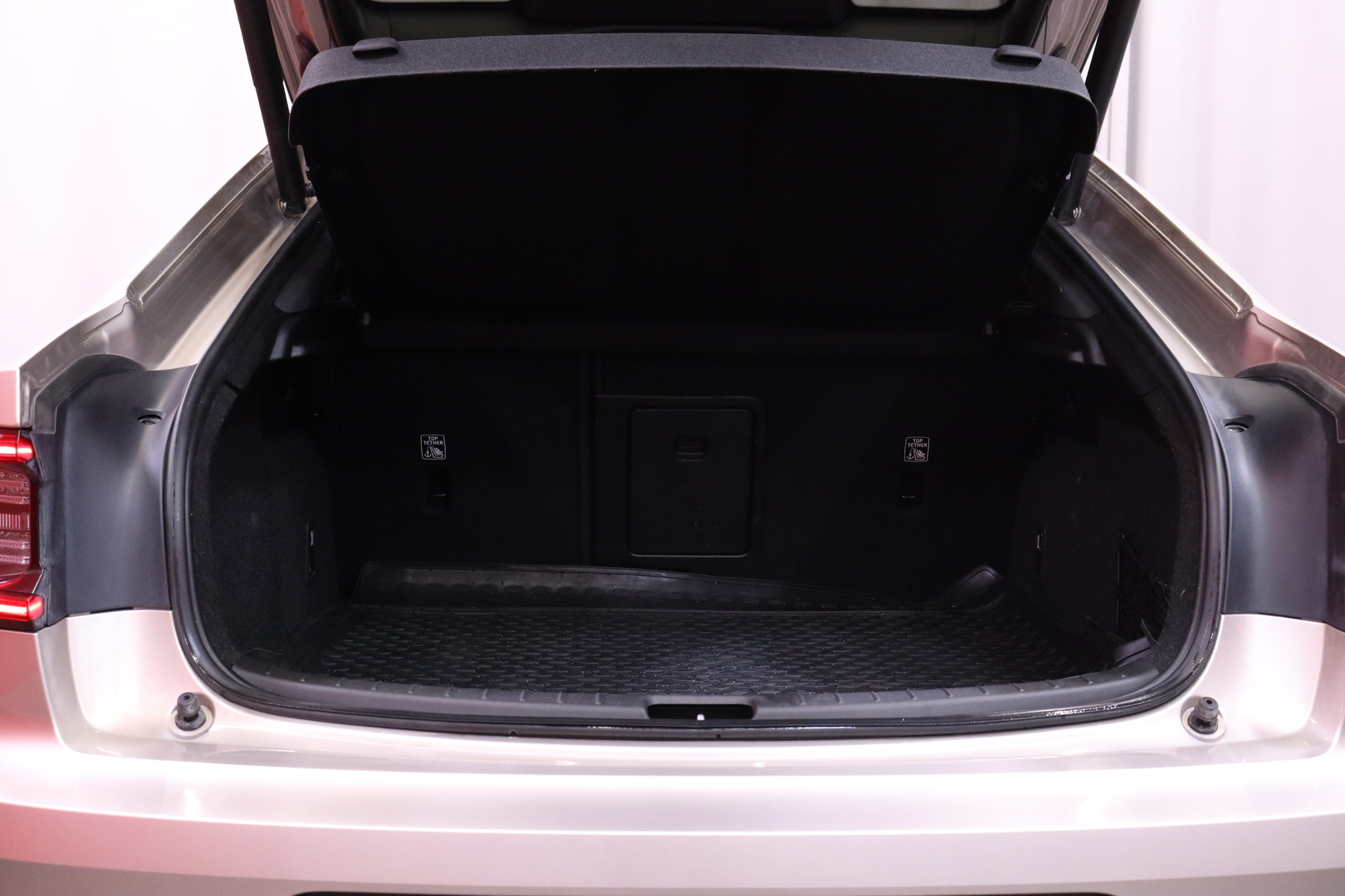 POLESTAR 2 2023