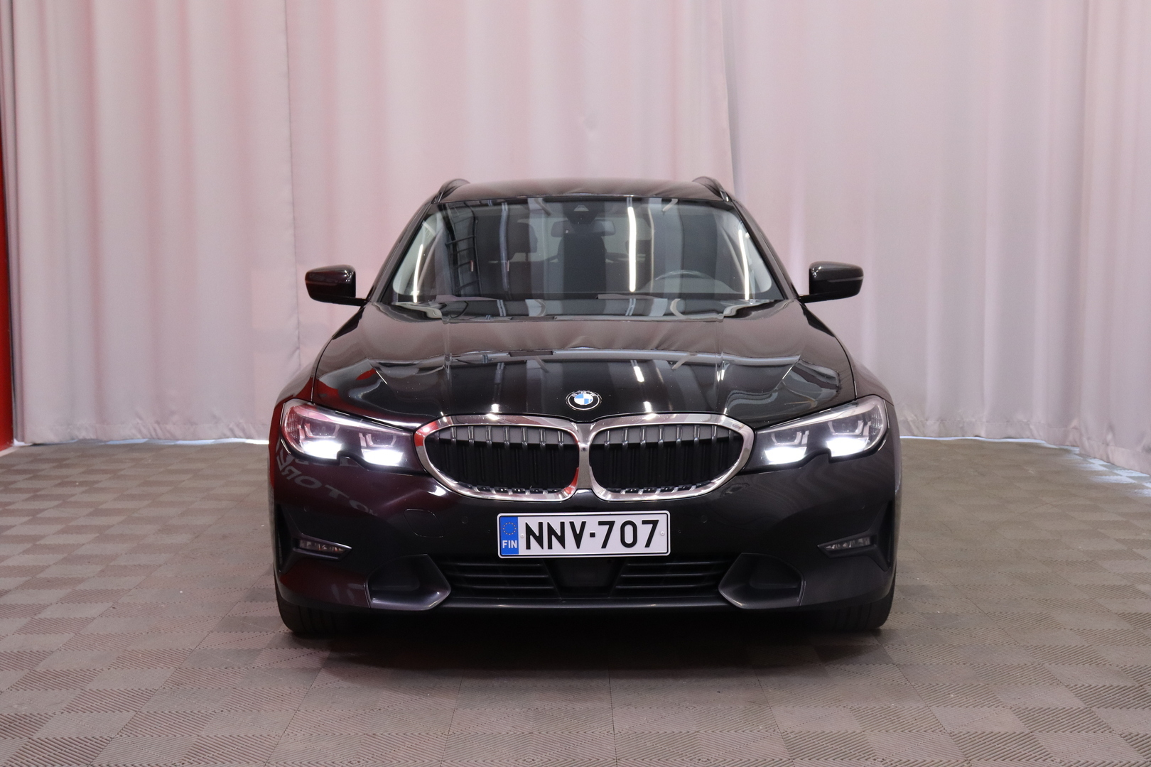 BMW 330 2021