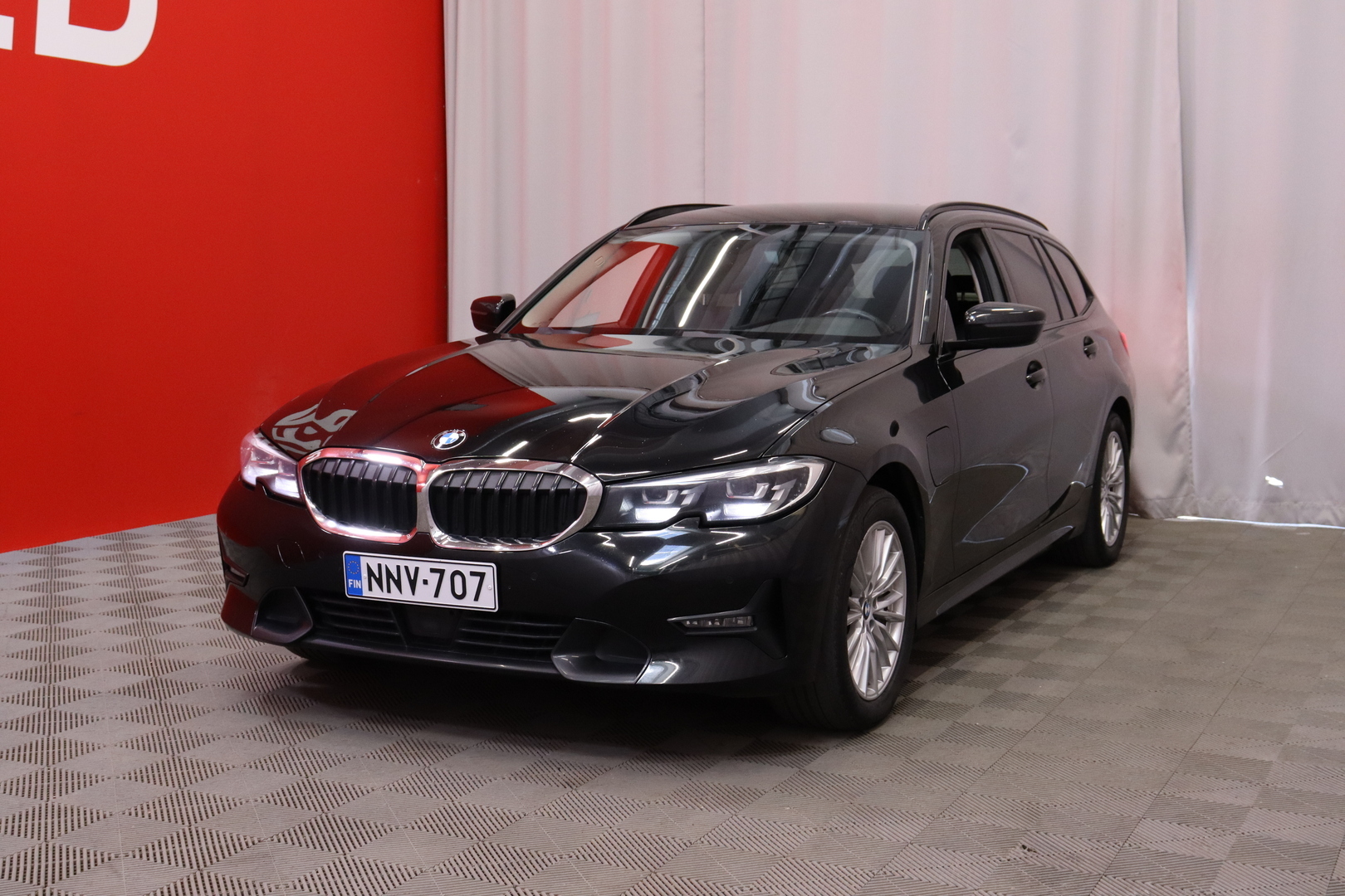BMW 330 2021