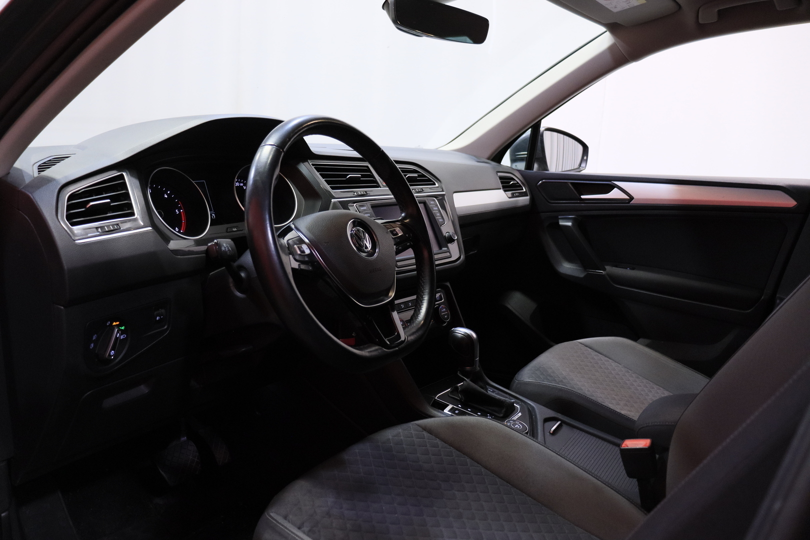 VOLKSWAGEN Tiguan 2016