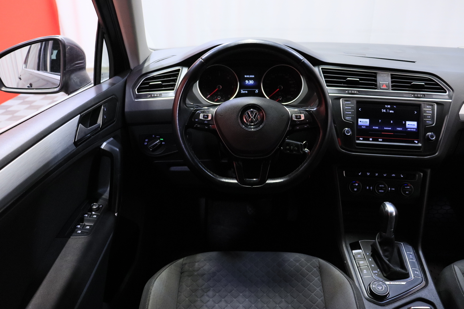 VOLKSWAGEN Tiguan 2016