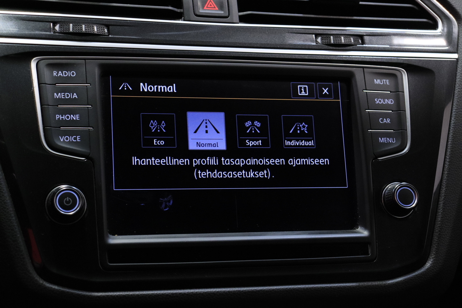 VOLKSWAGEN Tiguan 2016