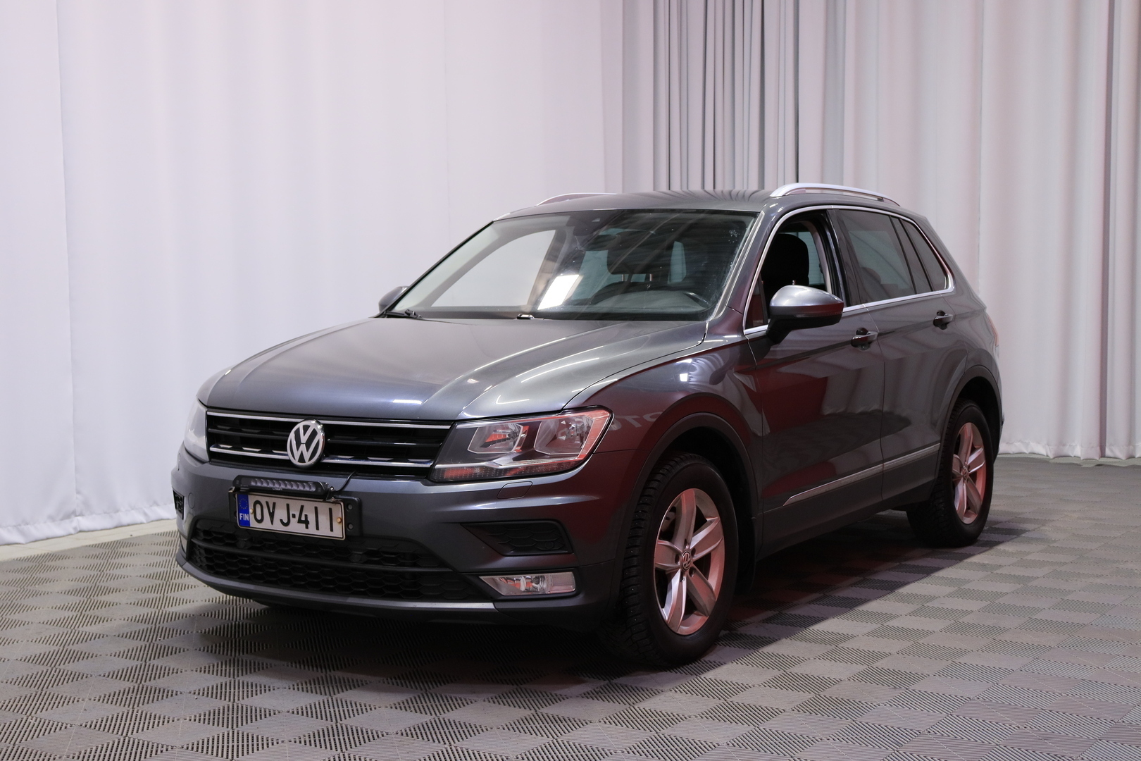 VOLKSWAGEN Tiguan 2016