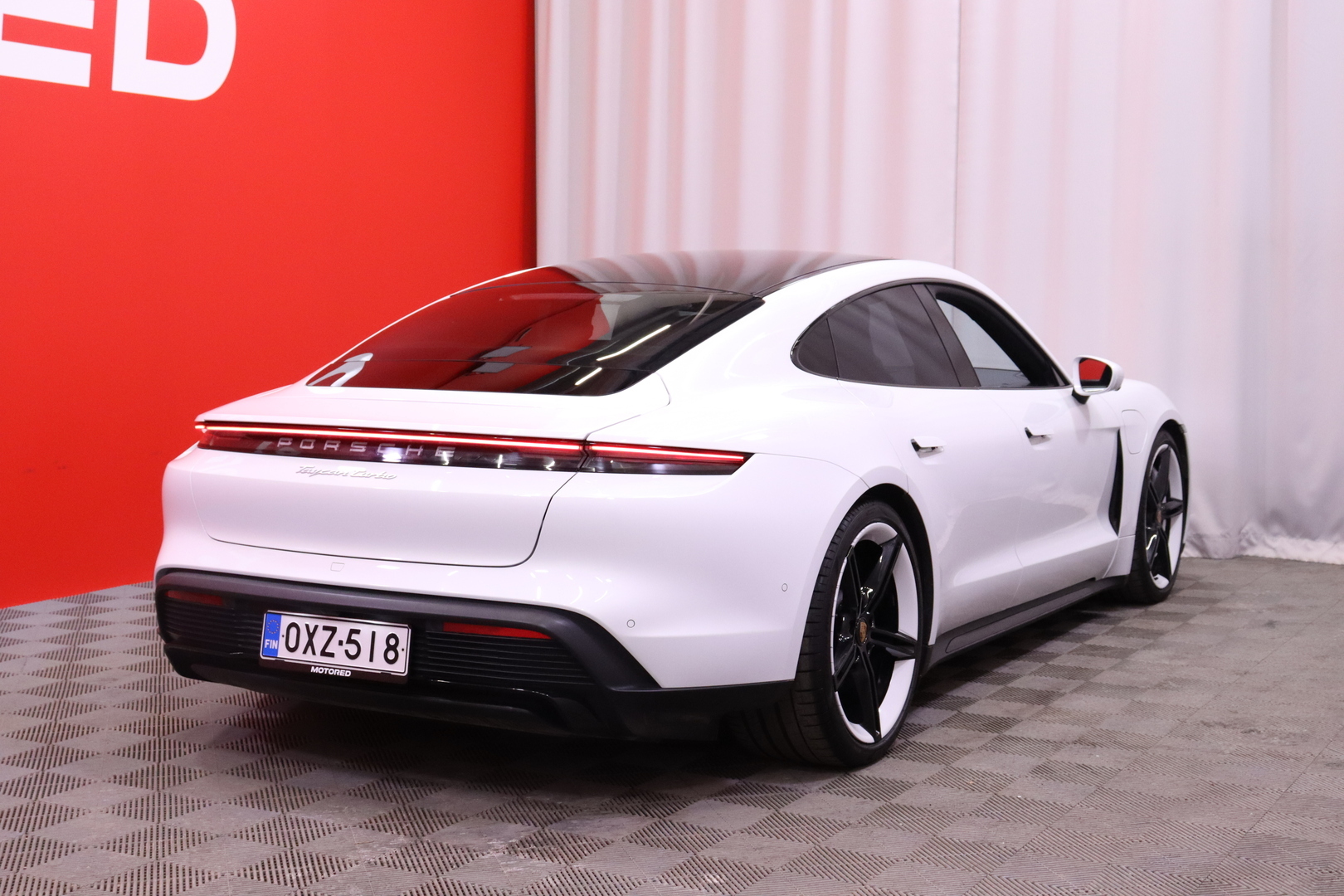 PORSCHE Taycan 2020