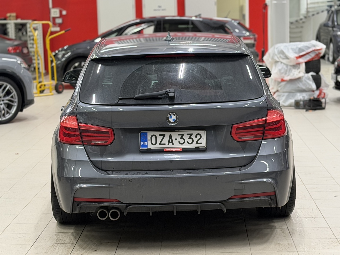 BMW 330 2016