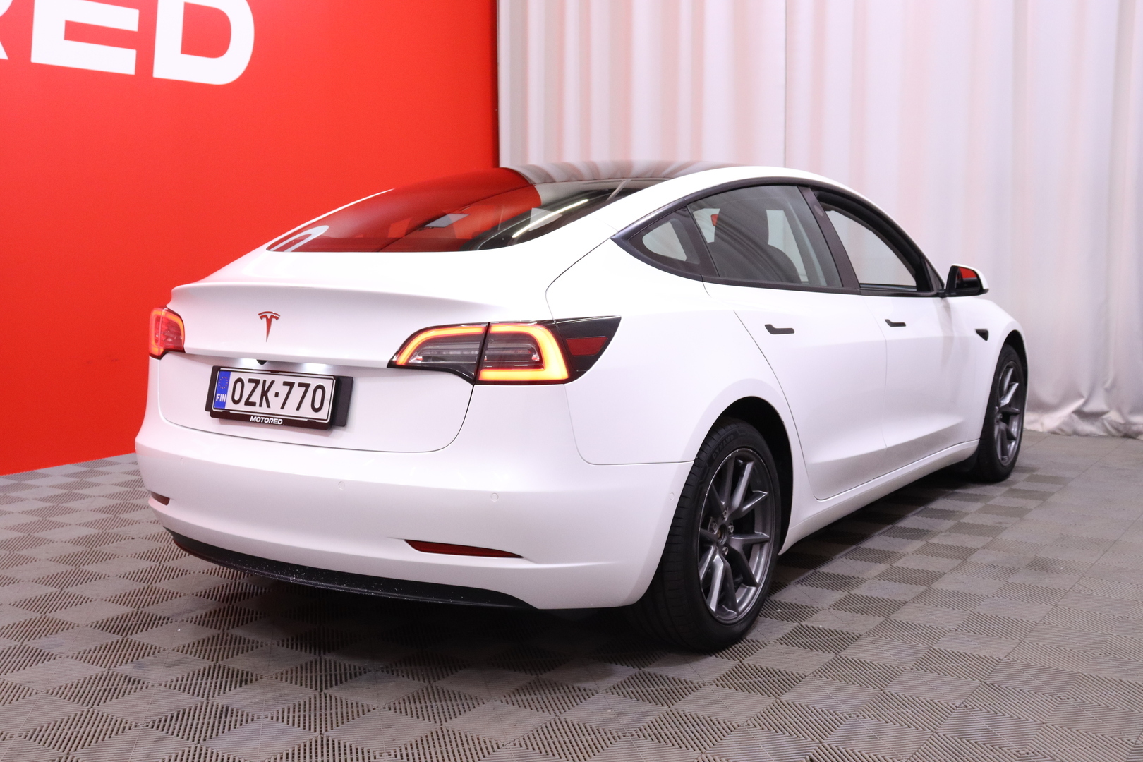 TESLA Model 3 2021