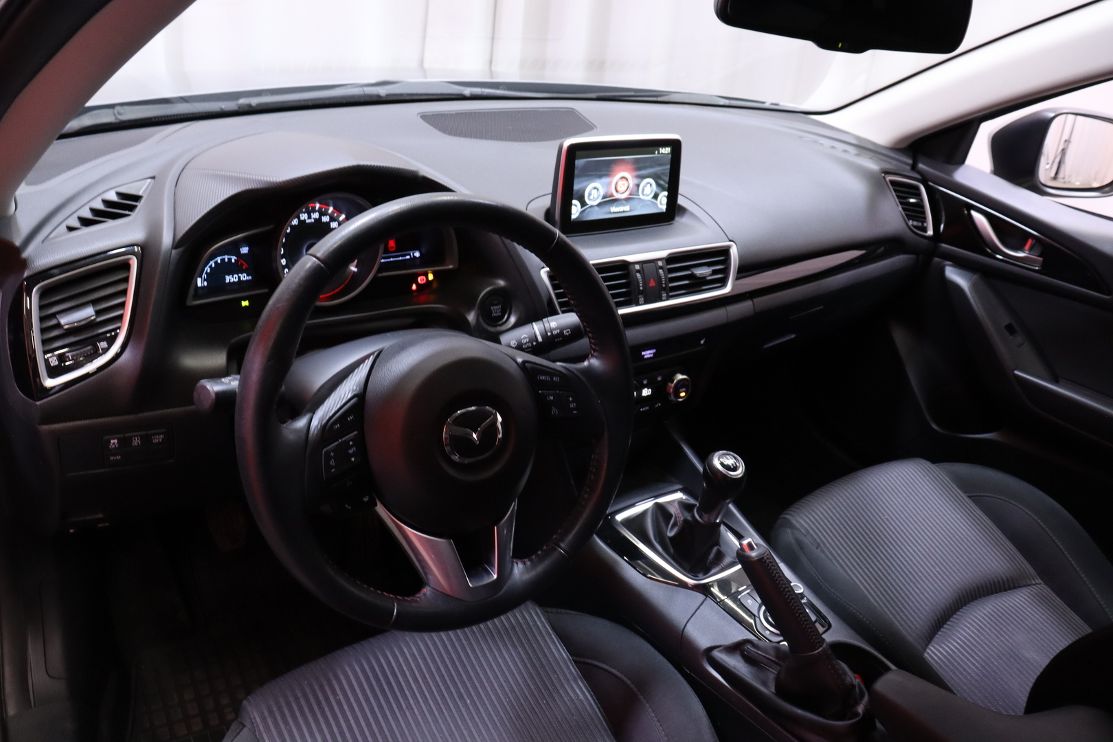 MAZDA 3 2016