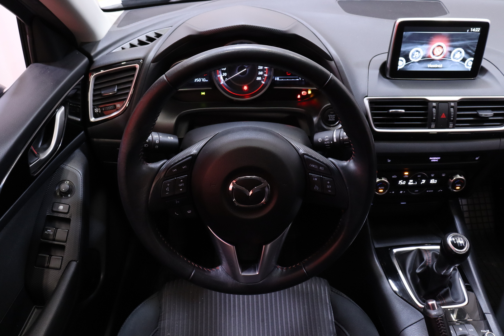 MAZDA 3 2016