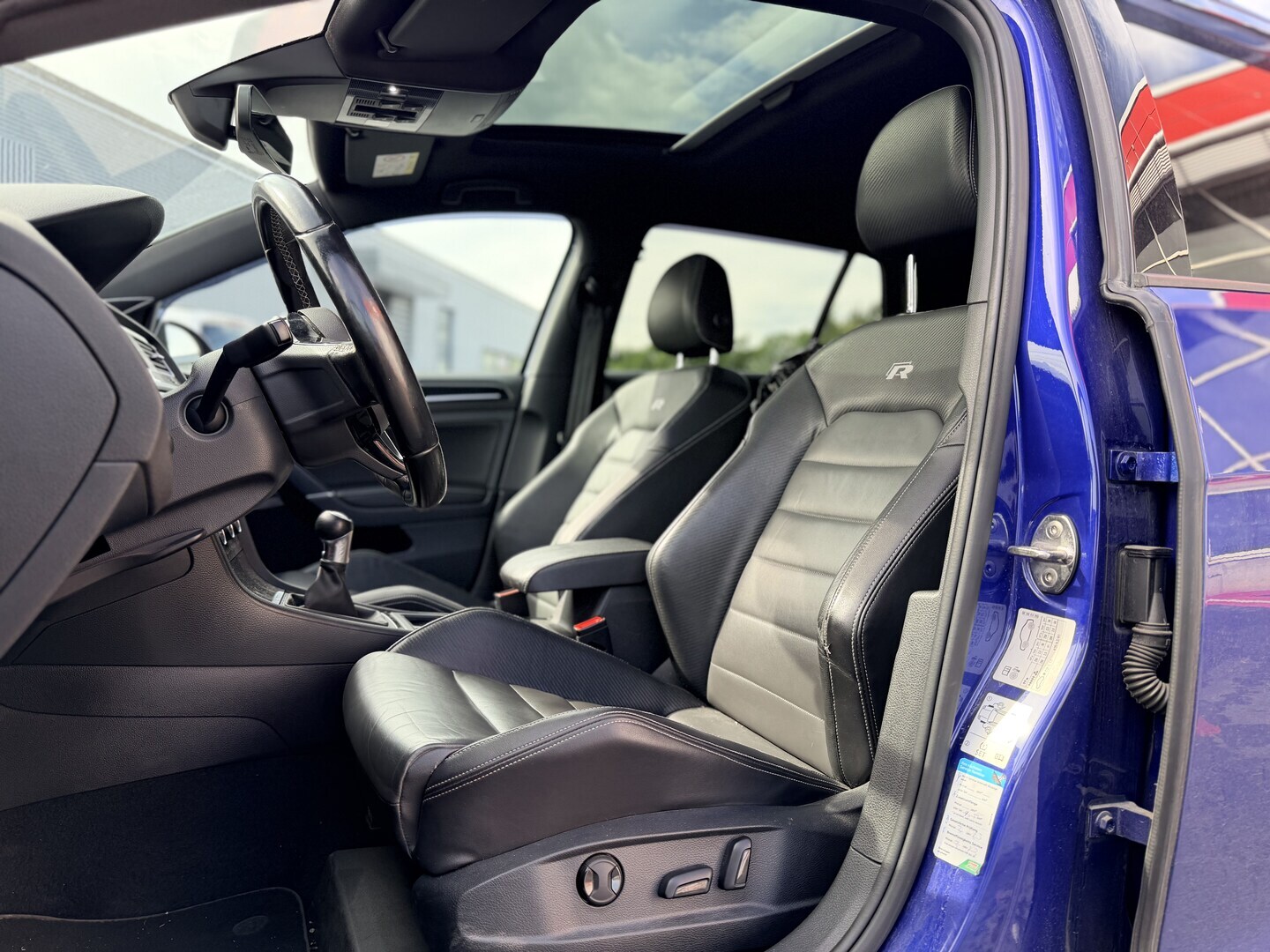 VOLKSWAGEN Golf 2017