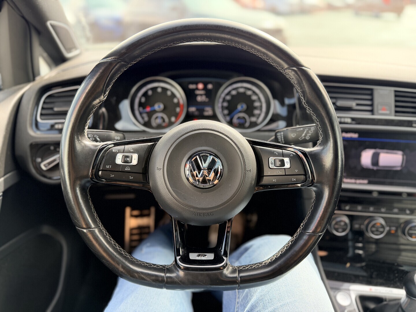 VOLKSWAGEN Golf 2017