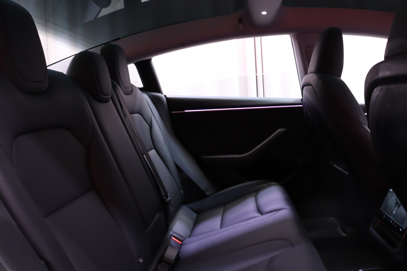 TESLA Model 3 2024
