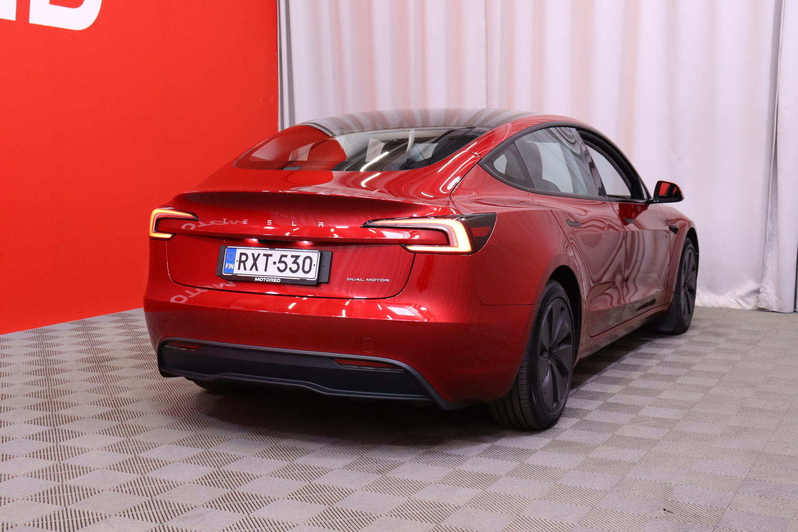 TESLA Model 3 2024