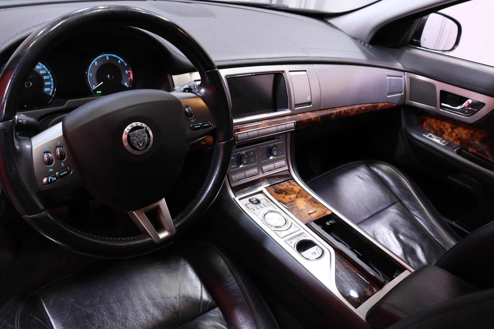 JAGUAR XF 2009