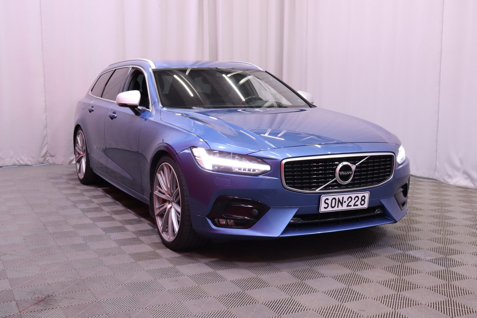 VOLVO V90 2019