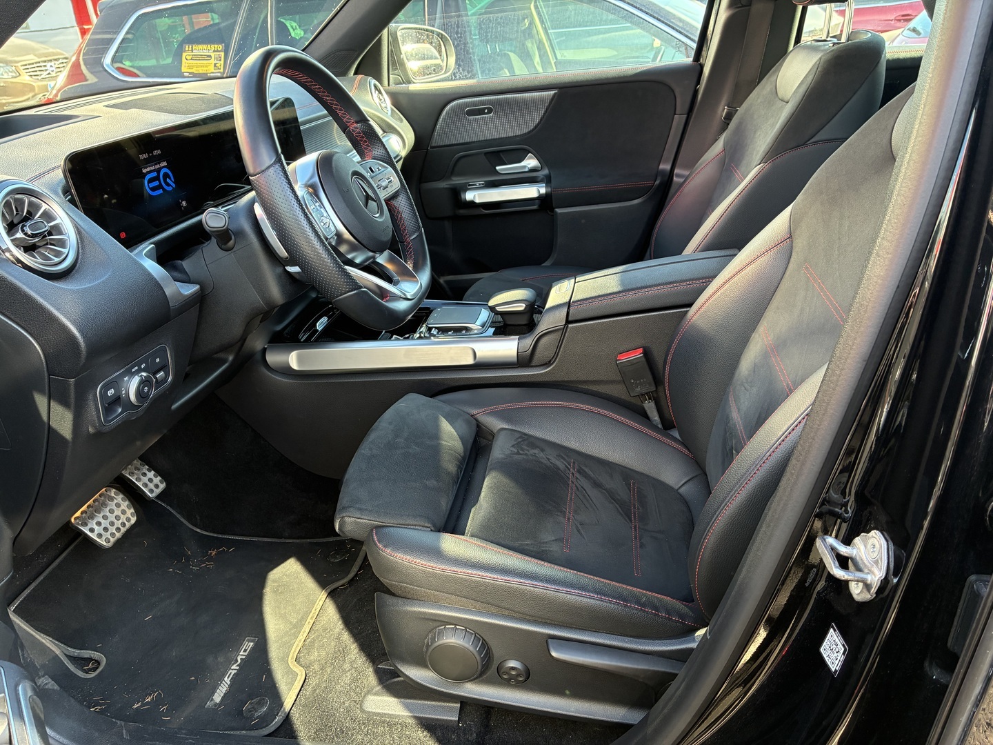 MERCEDES-BENZ EQB 2023