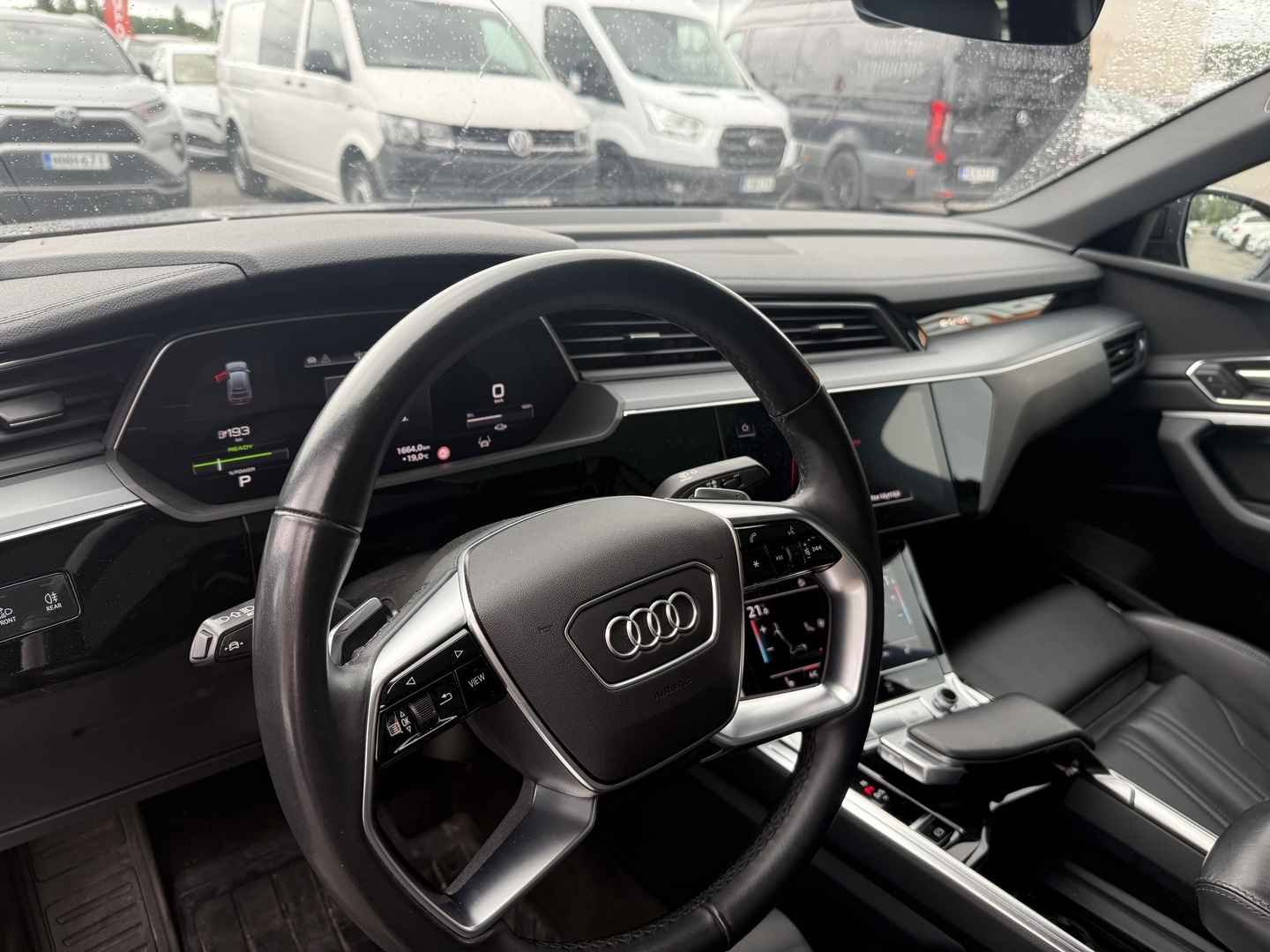 AUDI e-tron 2022