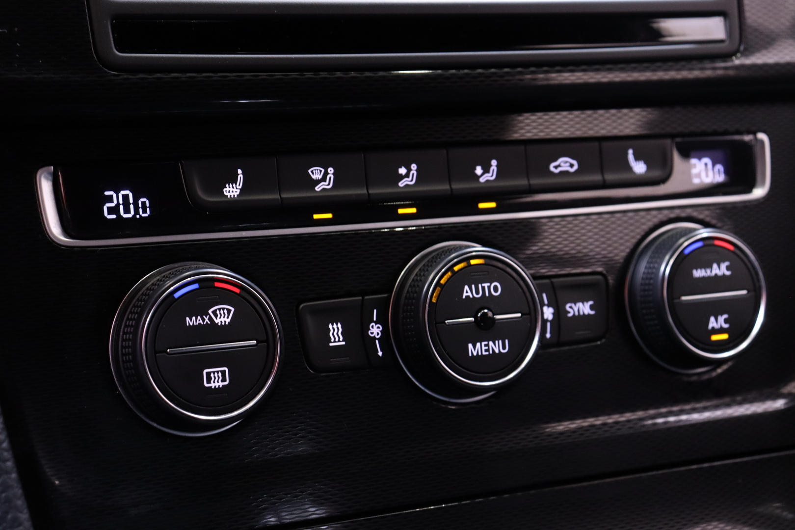 VOLKSWAGEN Golf 2015