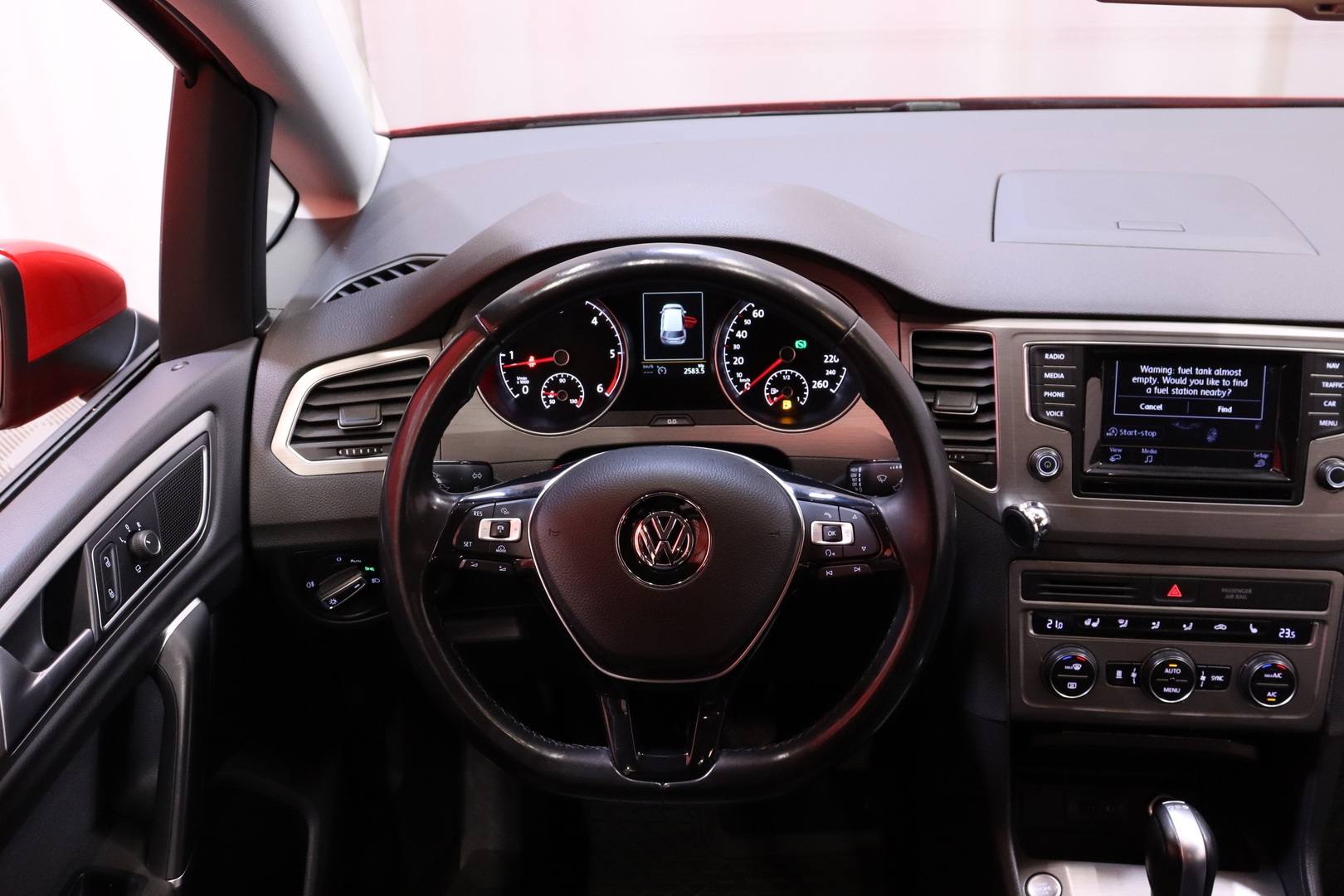 VOLKSWAGEN Golf Sportsvan 2015