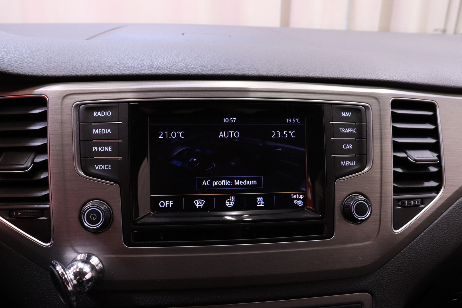 VOLKSWAGEN Golf Sportsvan 2015