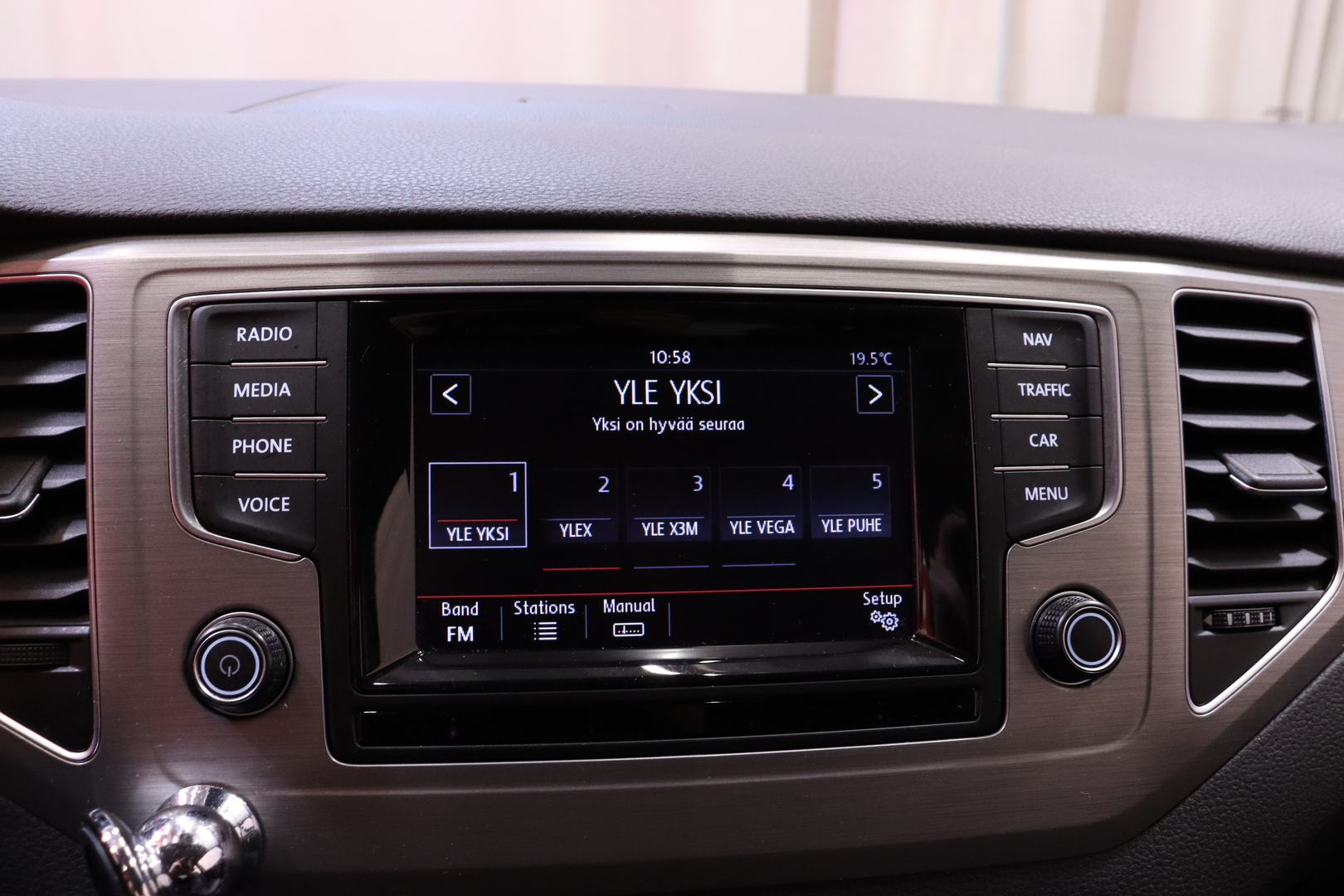 VOLKSWAGEN Golf Sportsvan 2015