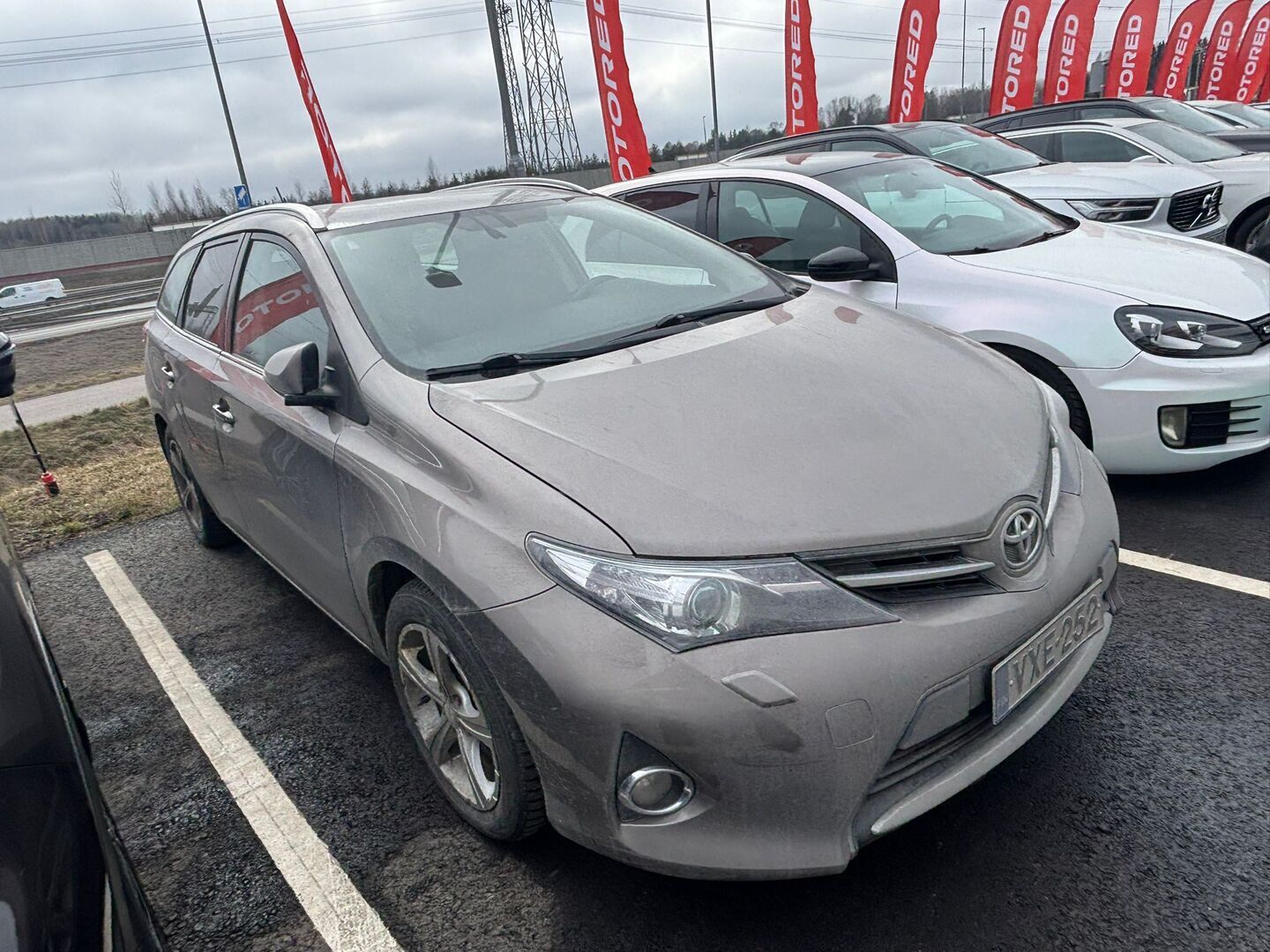 TOYOTA Auris 2013