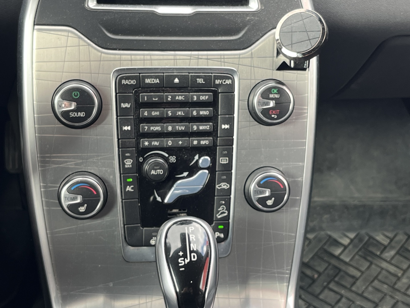 VOLVO XC70 2014