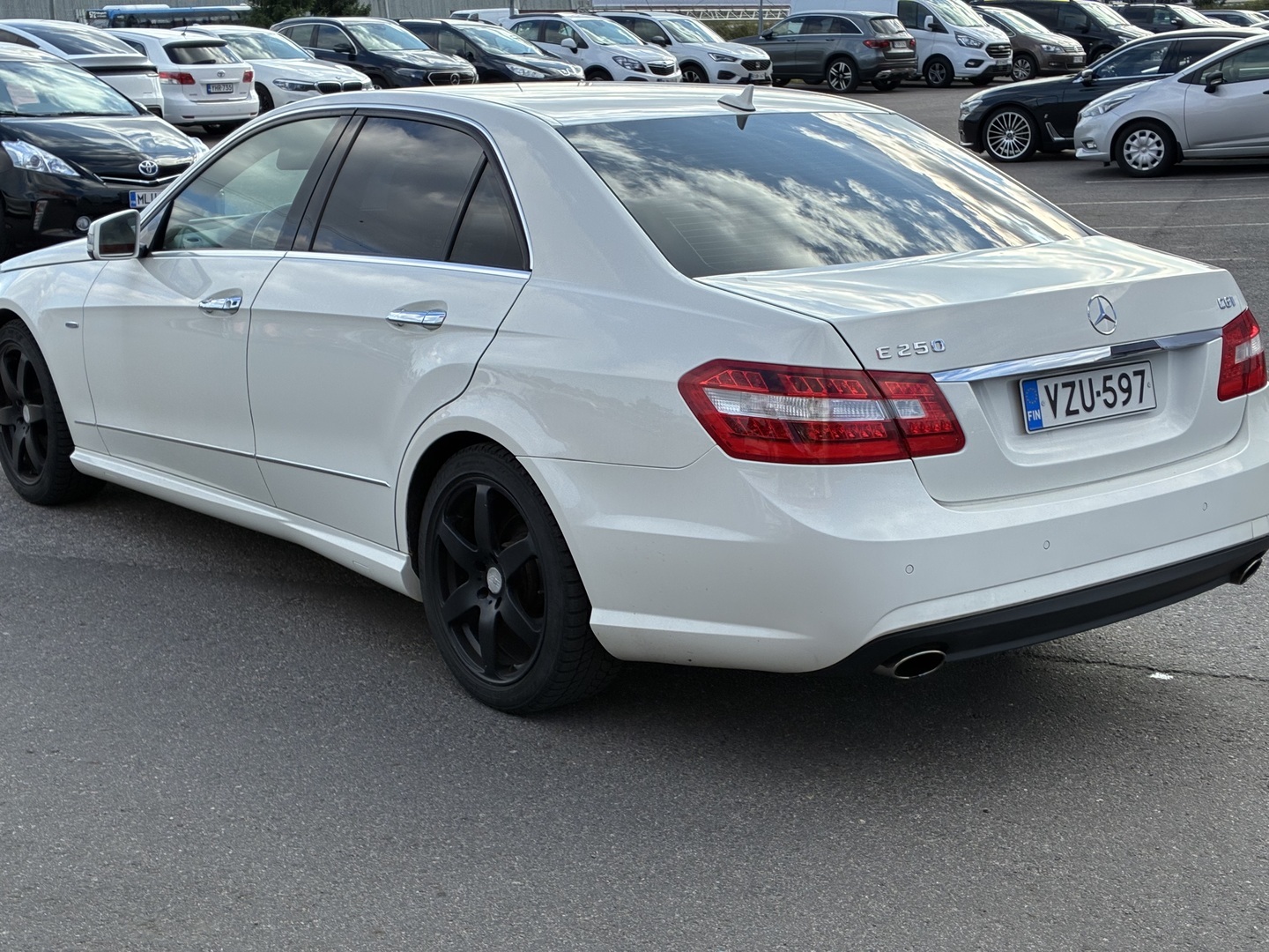 MERCEDES-BENZ E 2009